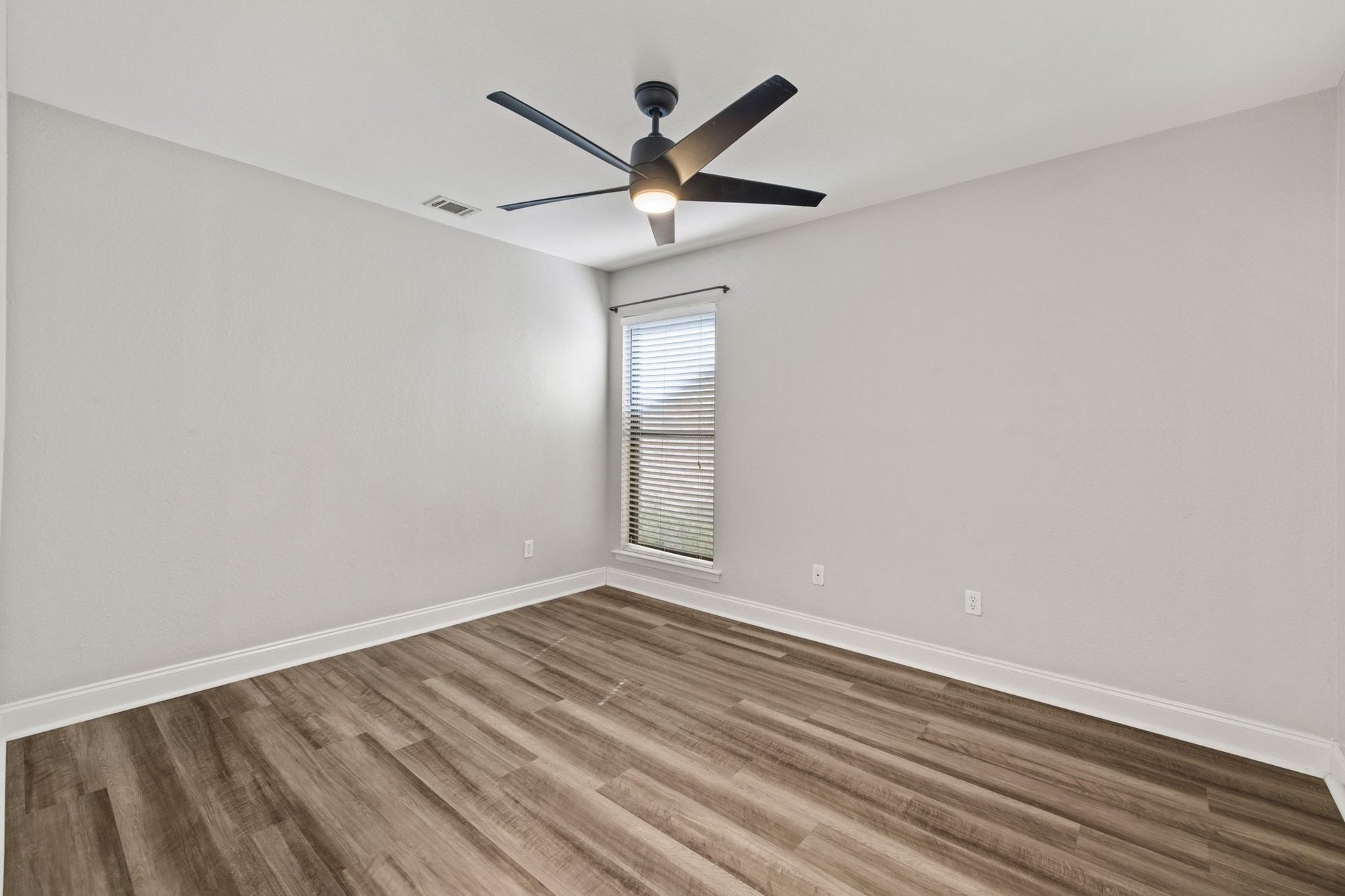 5107 Leralynn Street #201