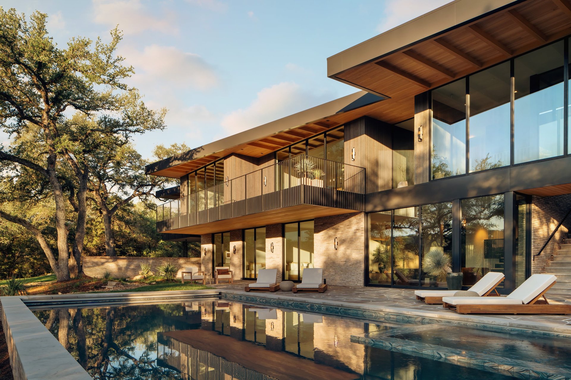 7001 Oak Shores Drive