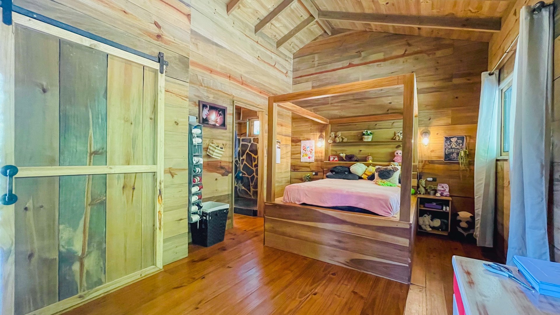 Mountain Chalet on 6.3 Acres with Stables & Panoramic Views