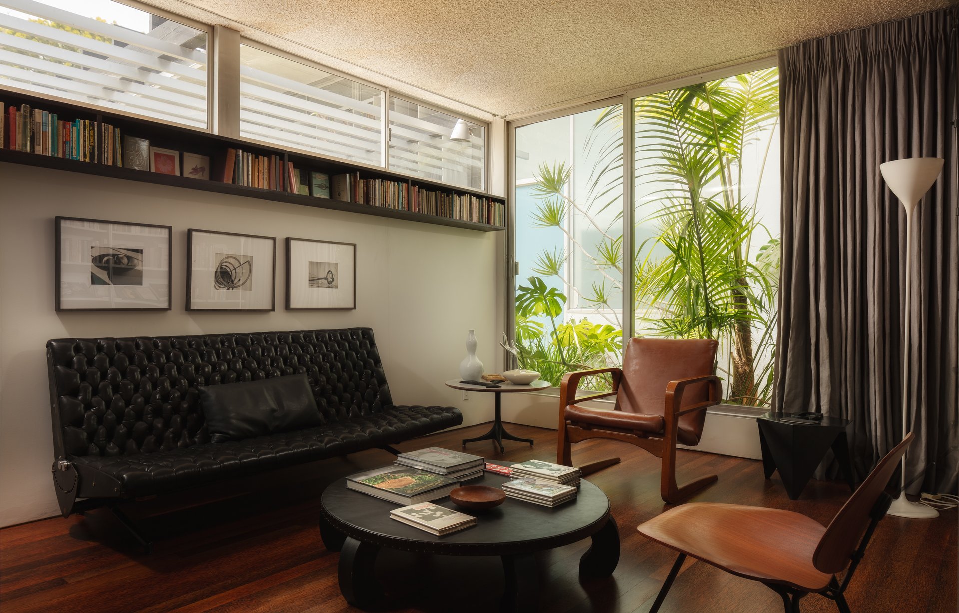 1911 La Mesa Dr