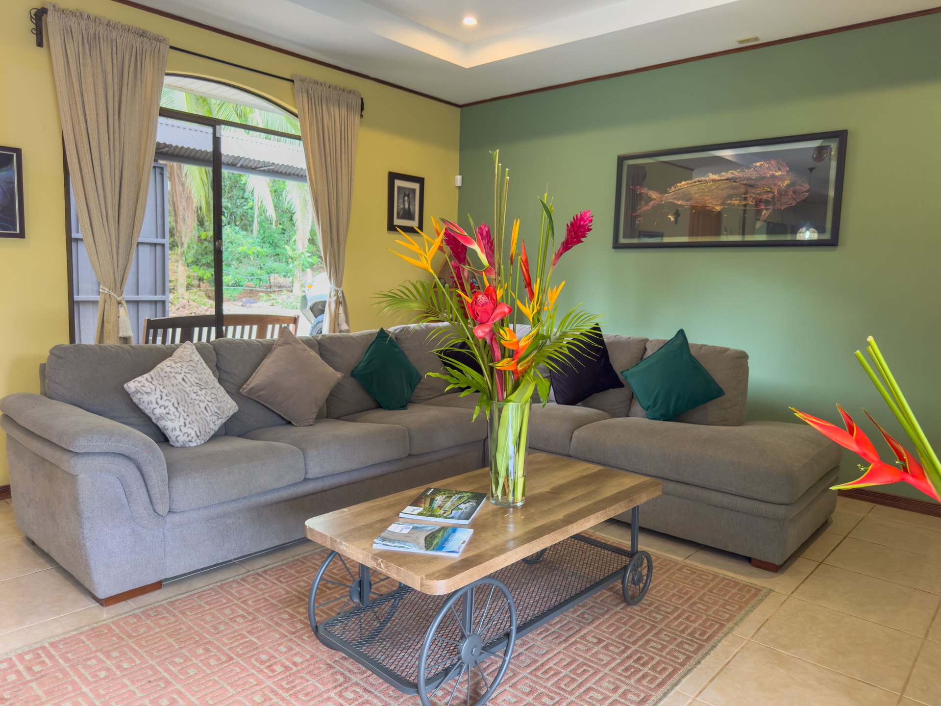 Naranjito corner lot house