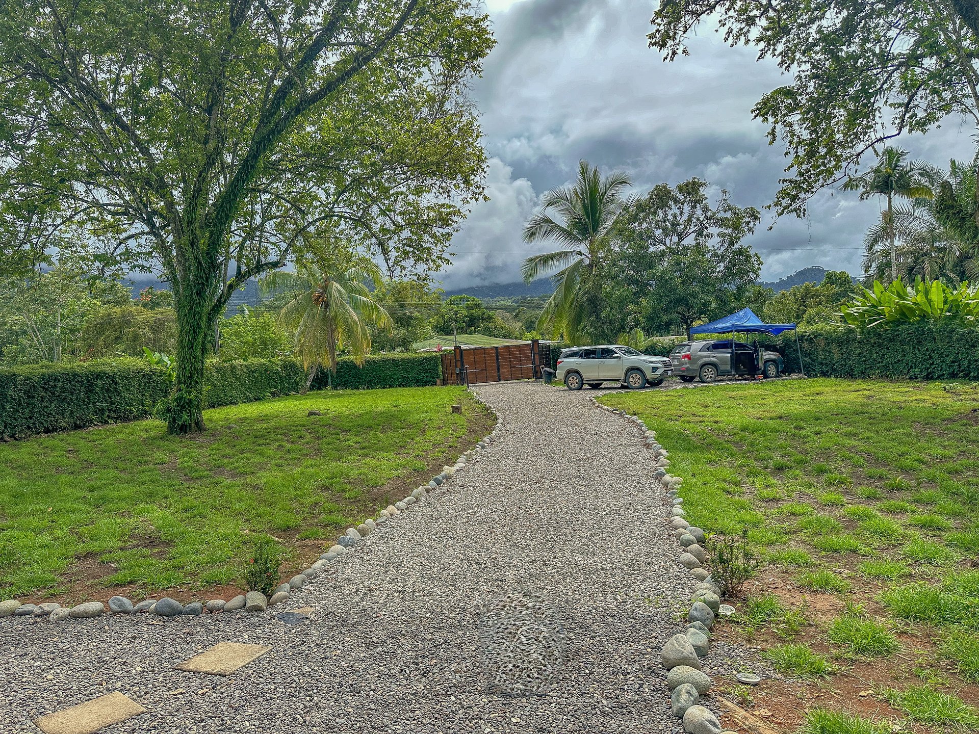 Charming 2-Bedroom Home in the Heart of Ojochal – Privacy, Convenience, and Opportunity Await!