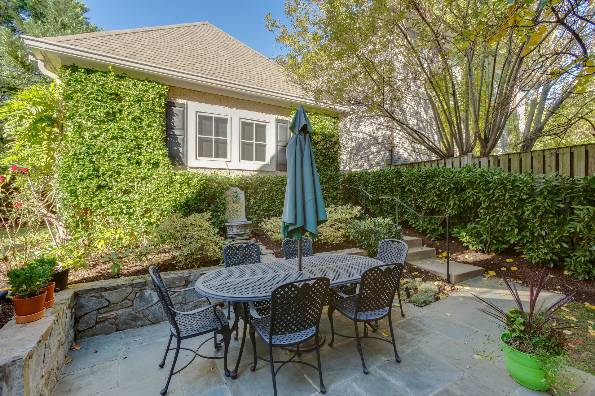 2608 36th Place NW