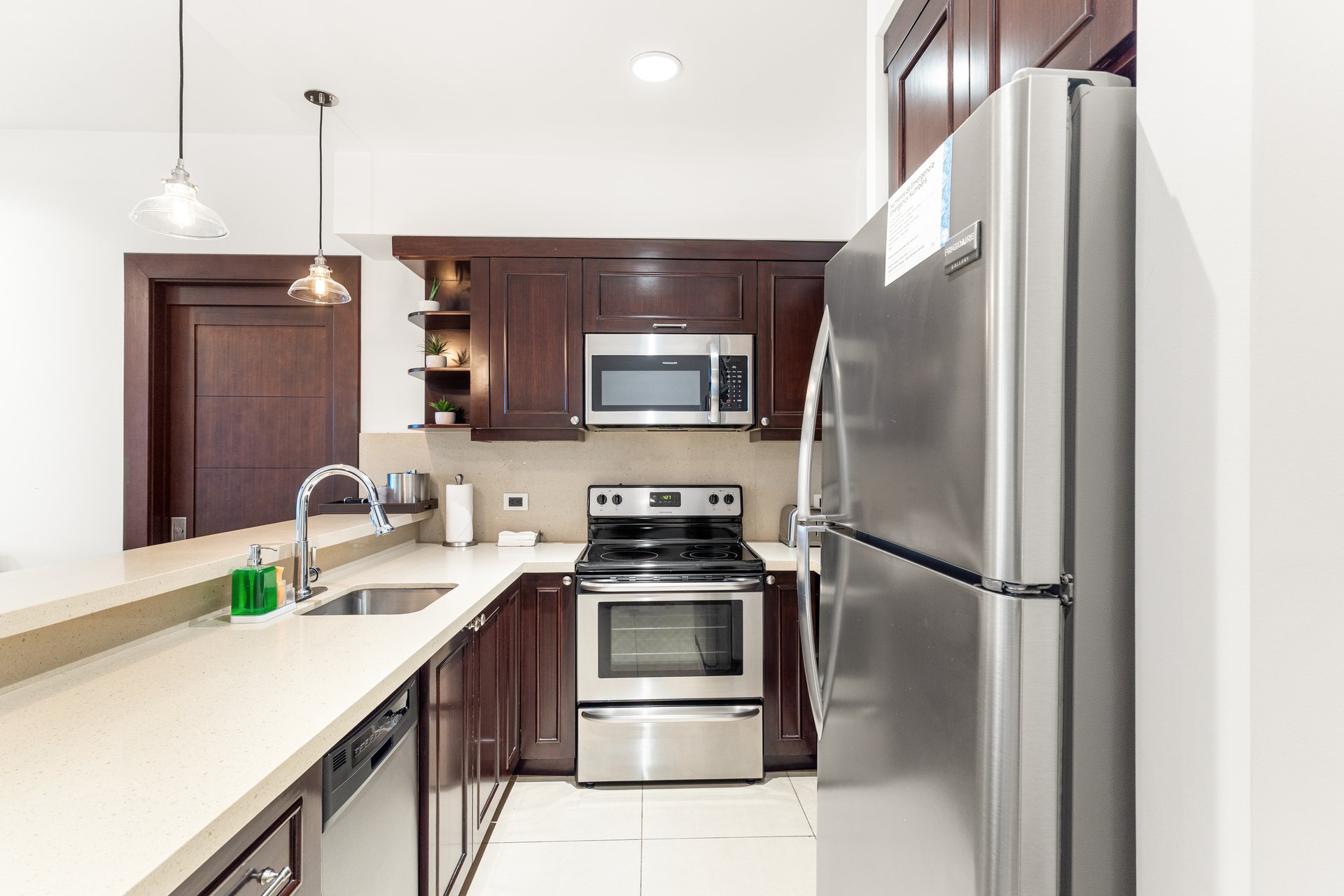 360 Splendor del Pacifico #305 | Oceanview Perfection – Just Steps from the Infinity Pool