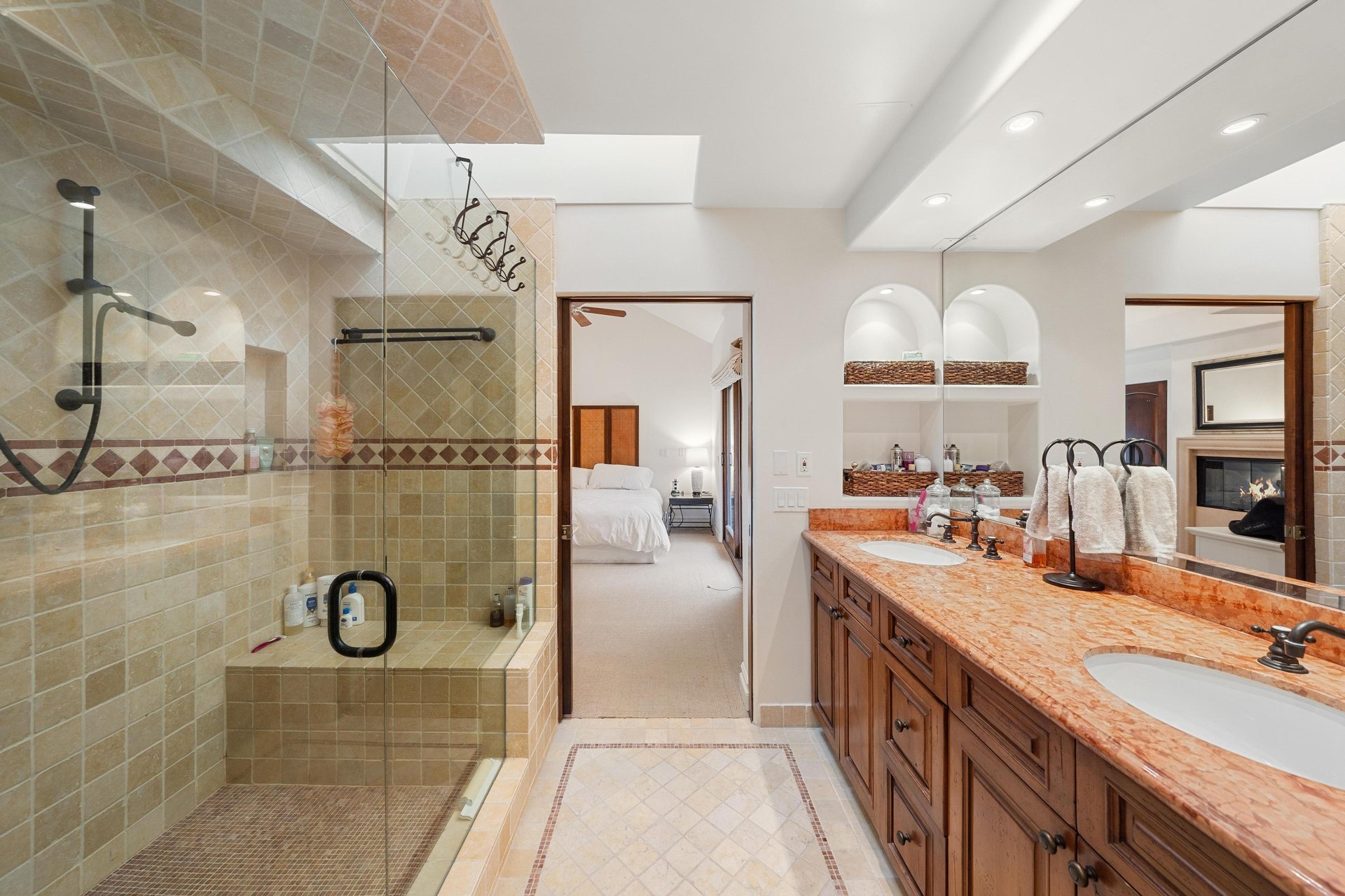 849 14th St Unit: 3