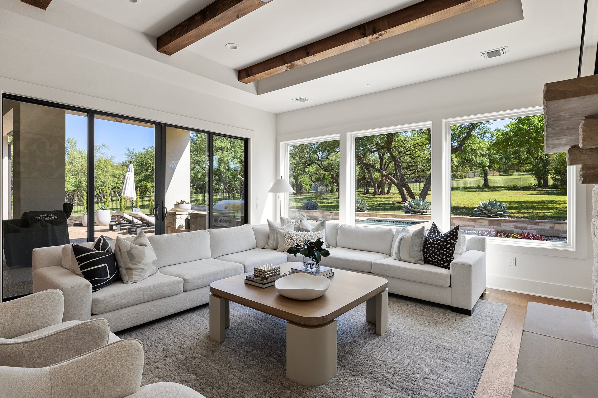 8325 Lakewood Ridge Cv