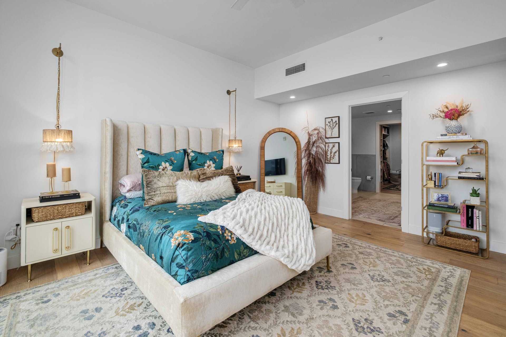 70 Rainey Street #1706