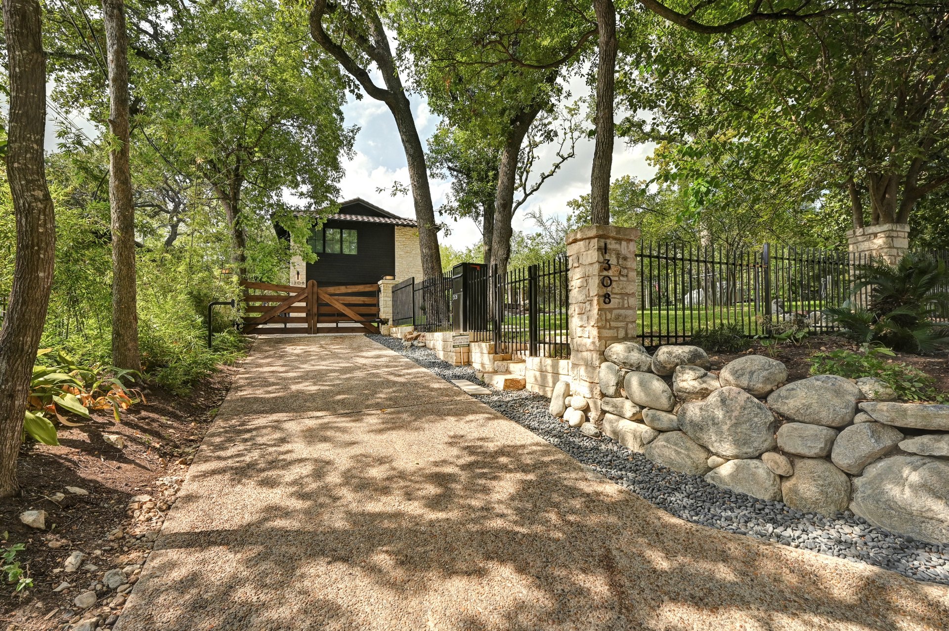 1308 Elton Lane