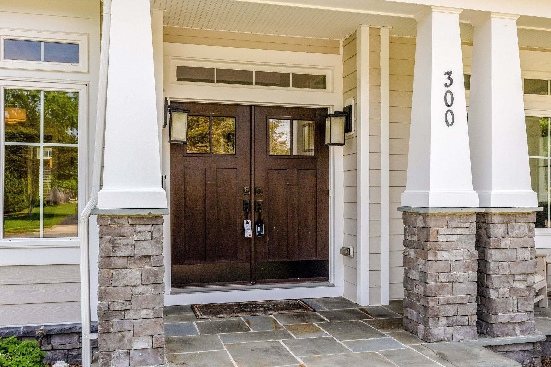 300 Jade Ct NW