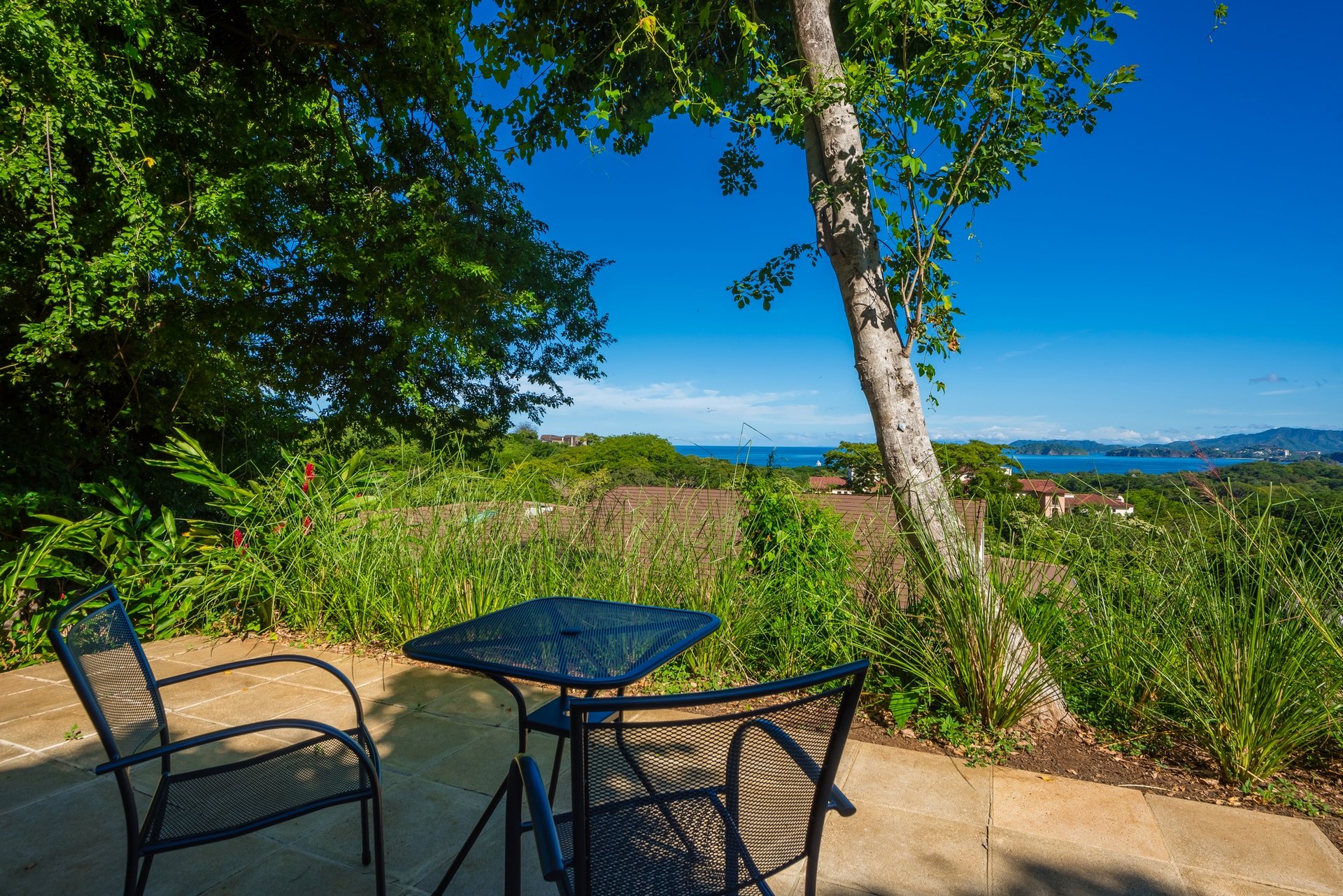 Casa Aura: Modern Luxury with Ocean Views in Reserva Conchal