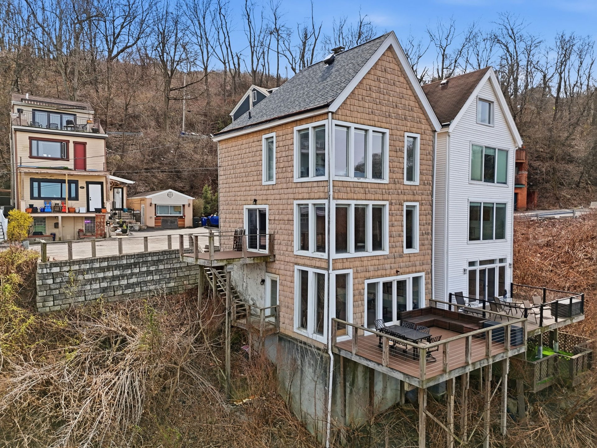 310 Cola St