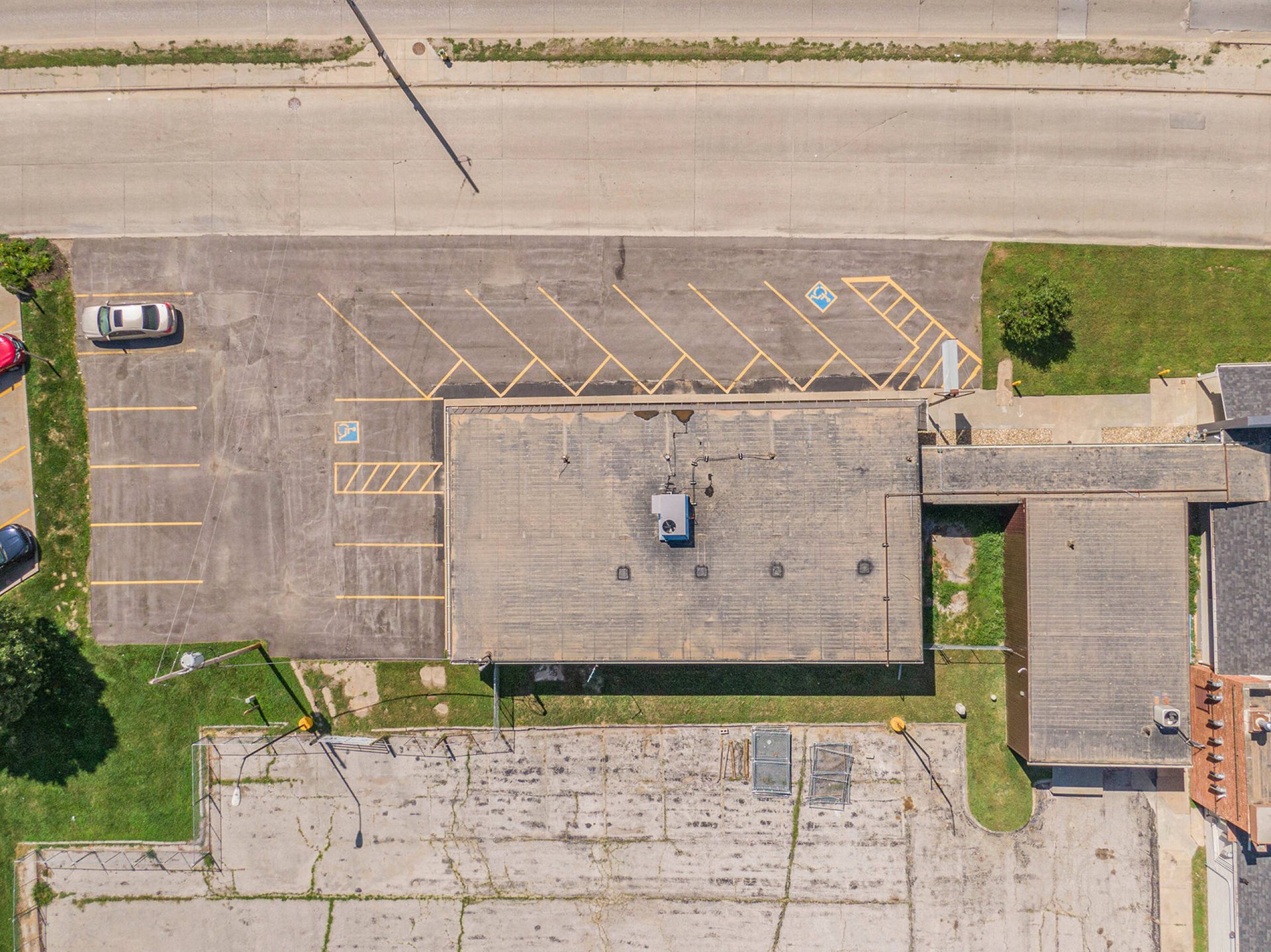 3525 N 90th