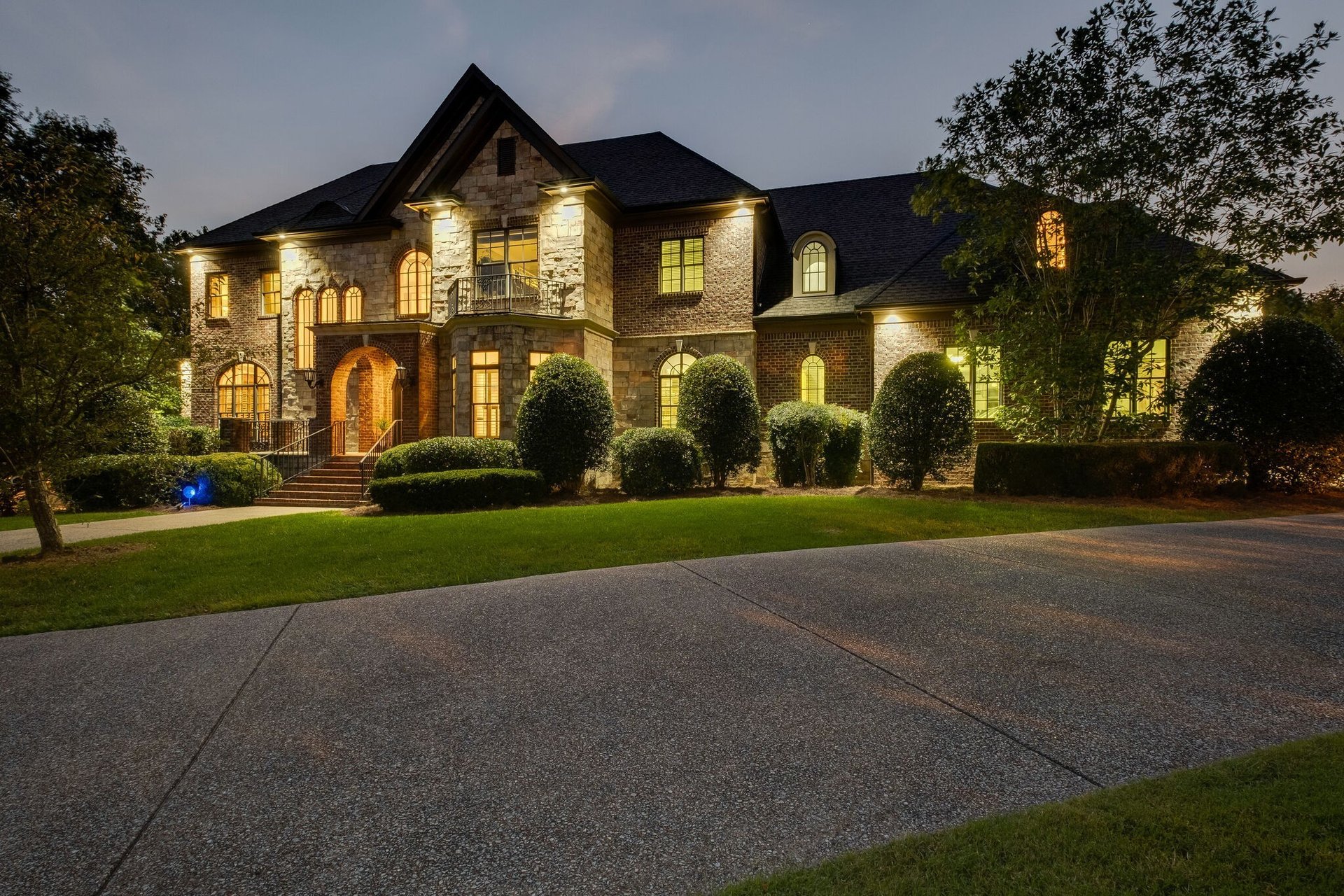 1004 Blakefield Dr