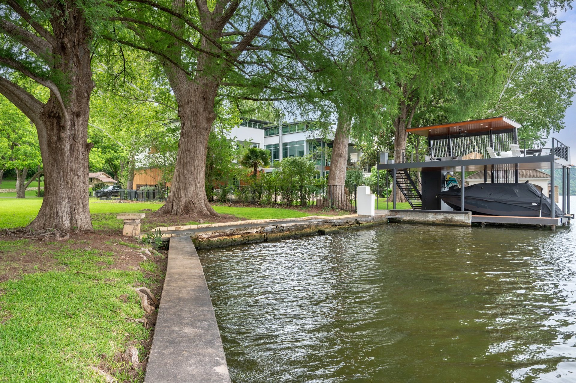 3200 Rivercrest Drive