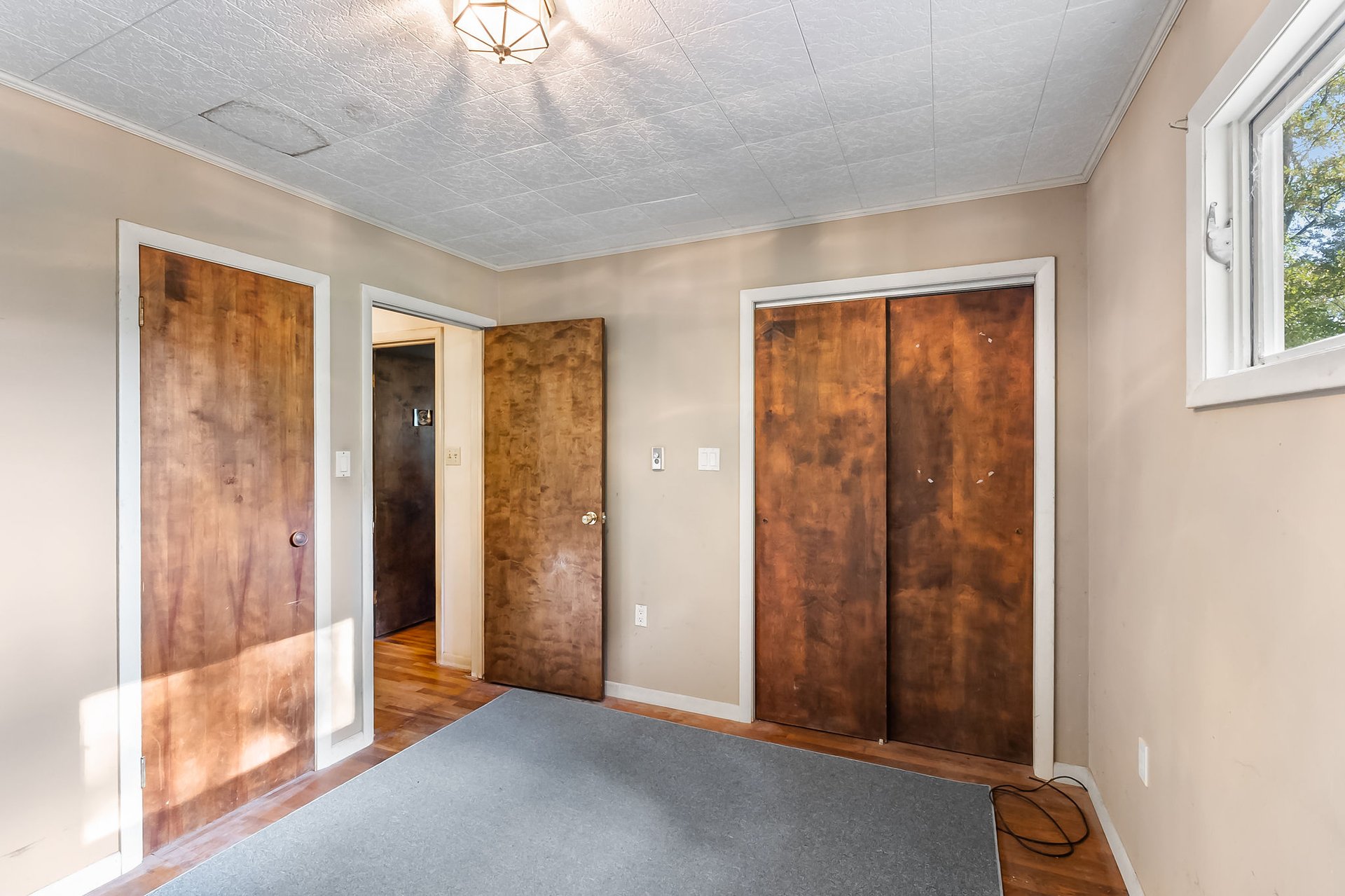 3237 Oakhurst Drive