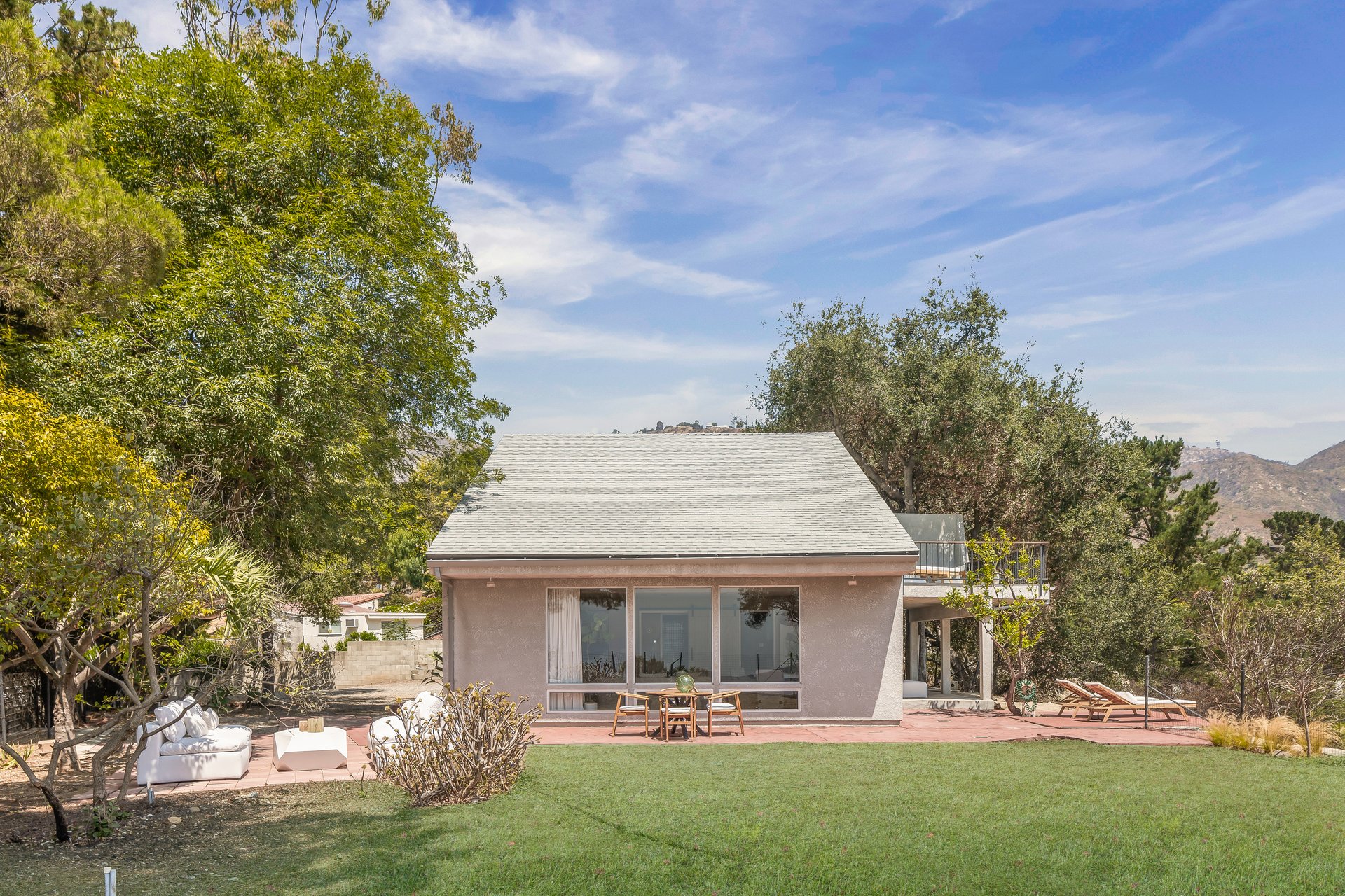 2370 Live Oak Meadows Rd