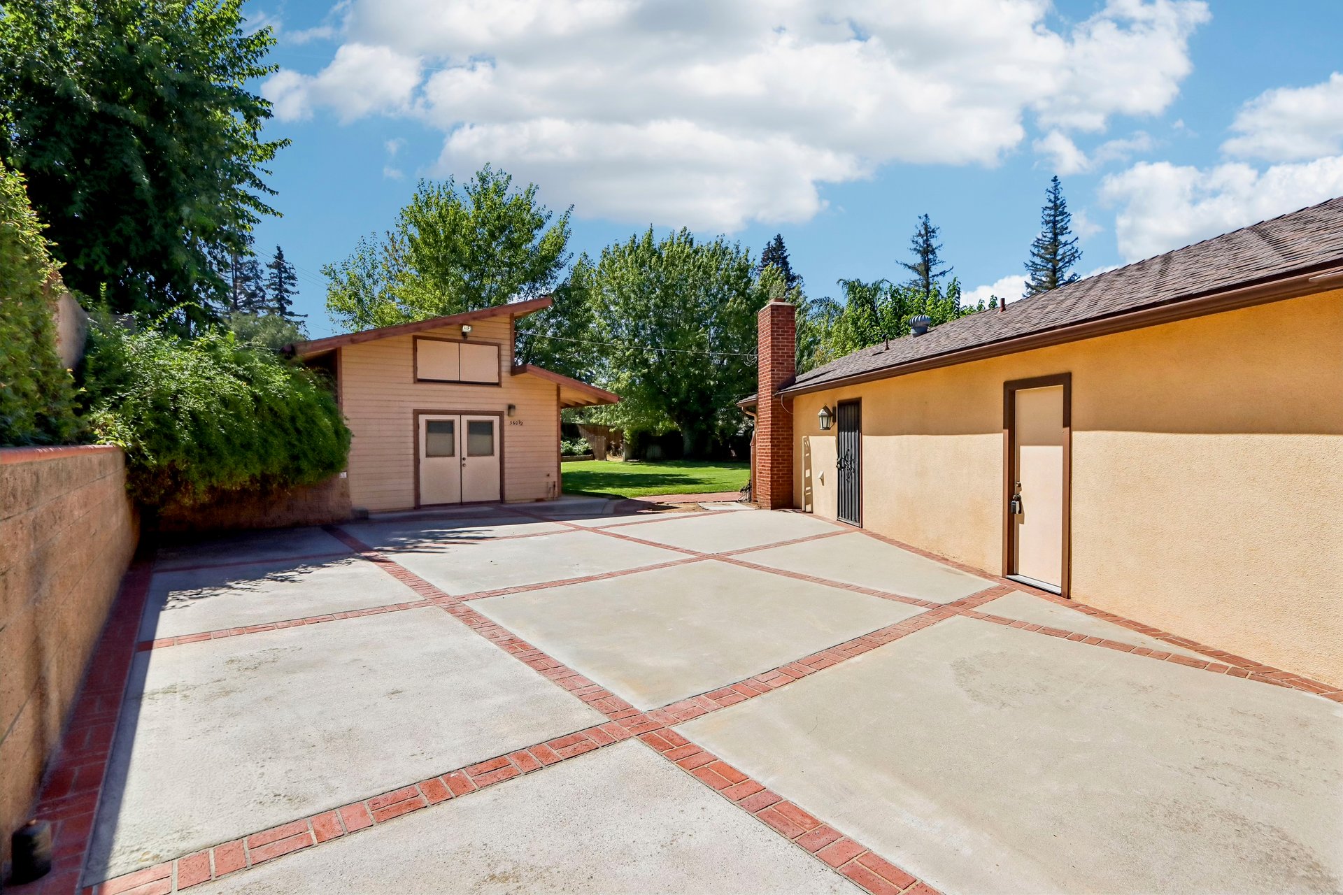 360 Franklin Avenue