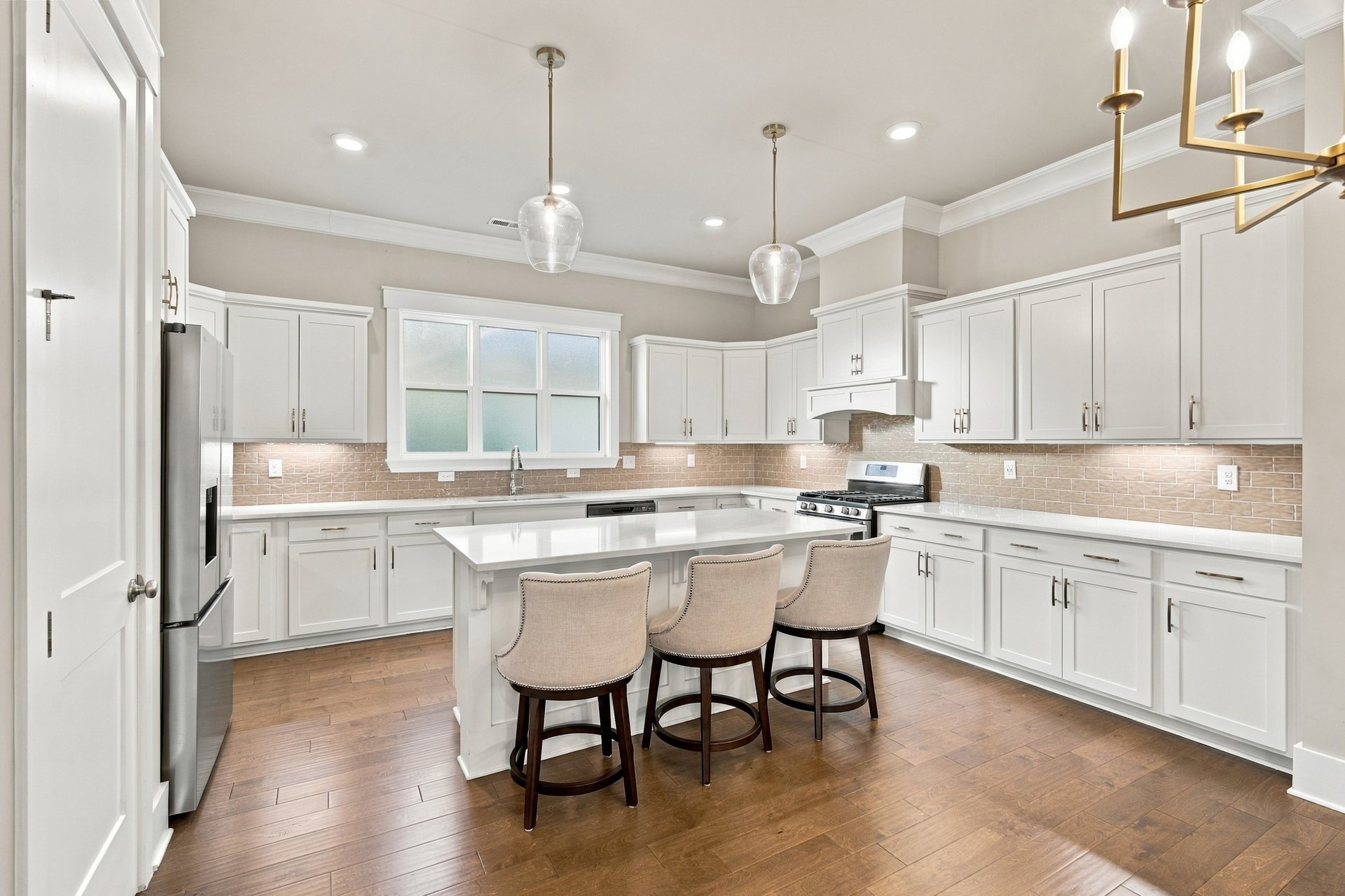 Craftsman Charm Meets Modern Luxury in Clift Farm