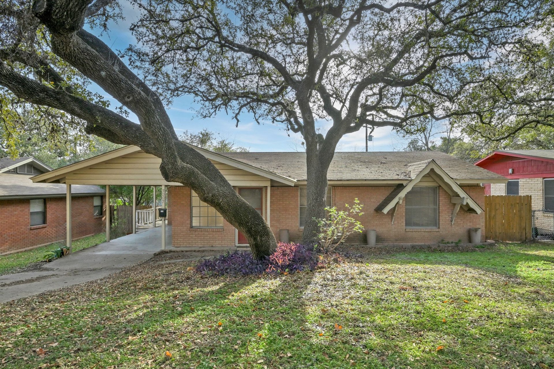 3007 Kinney Avenue