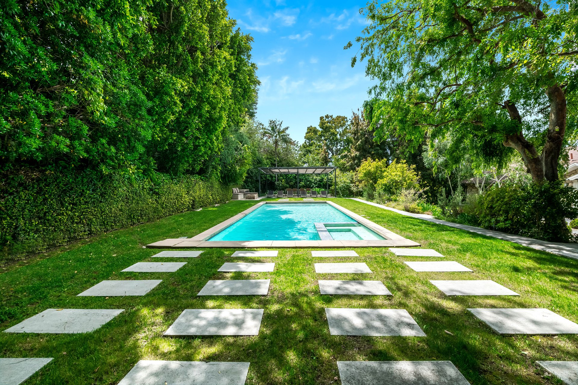 422 Parkwood Dr