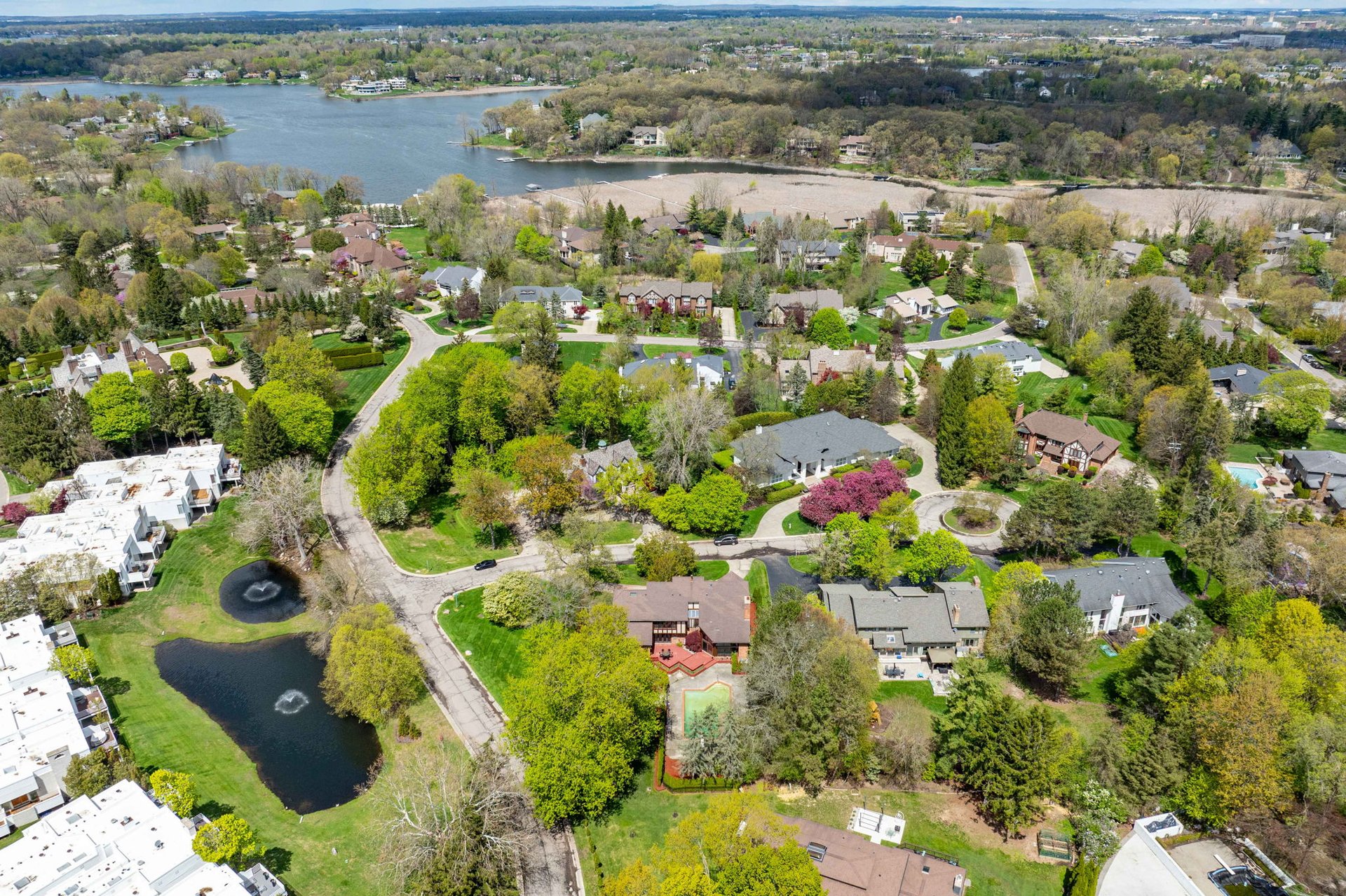 1743 Beechwood Way