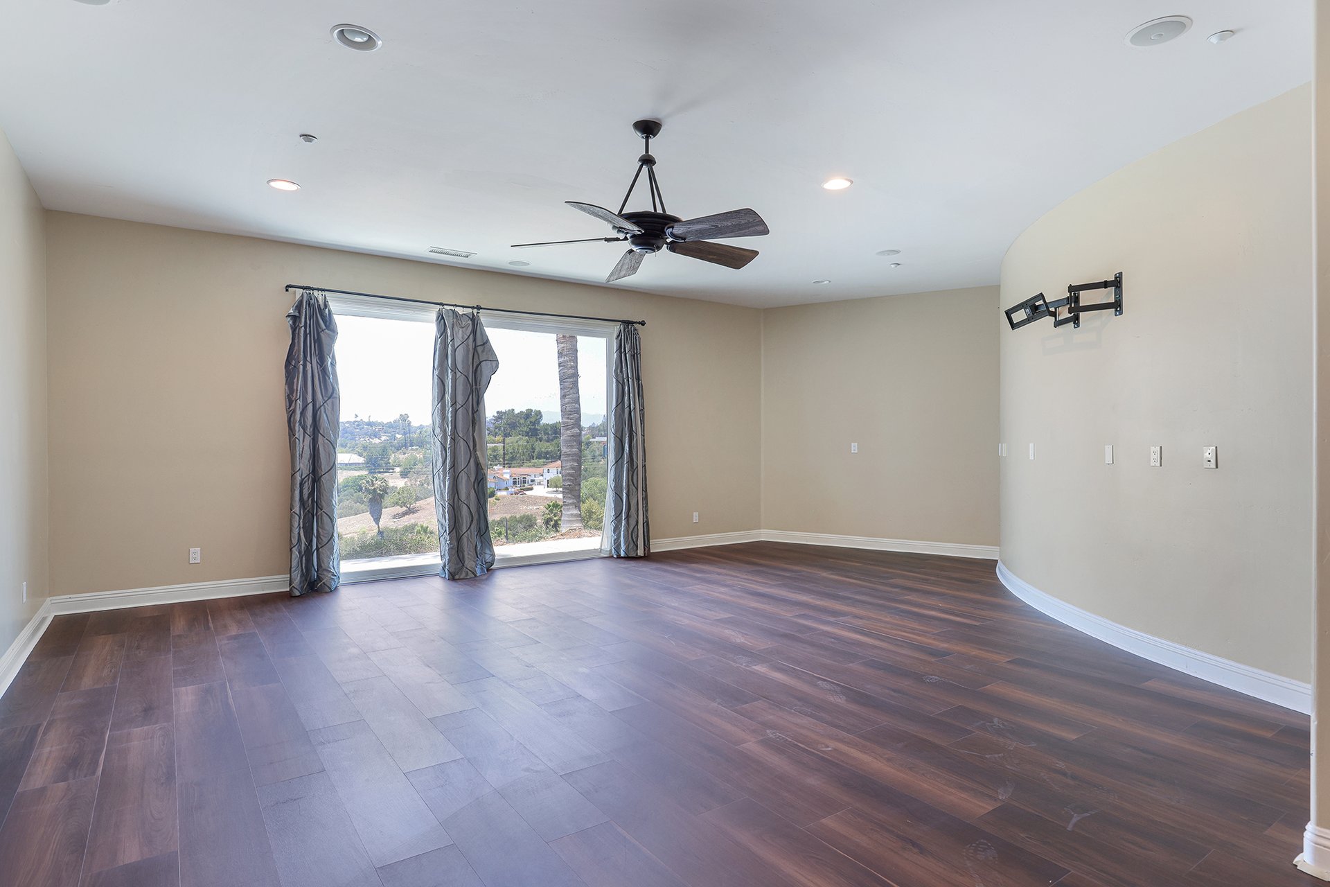1303 Sycamore Heights