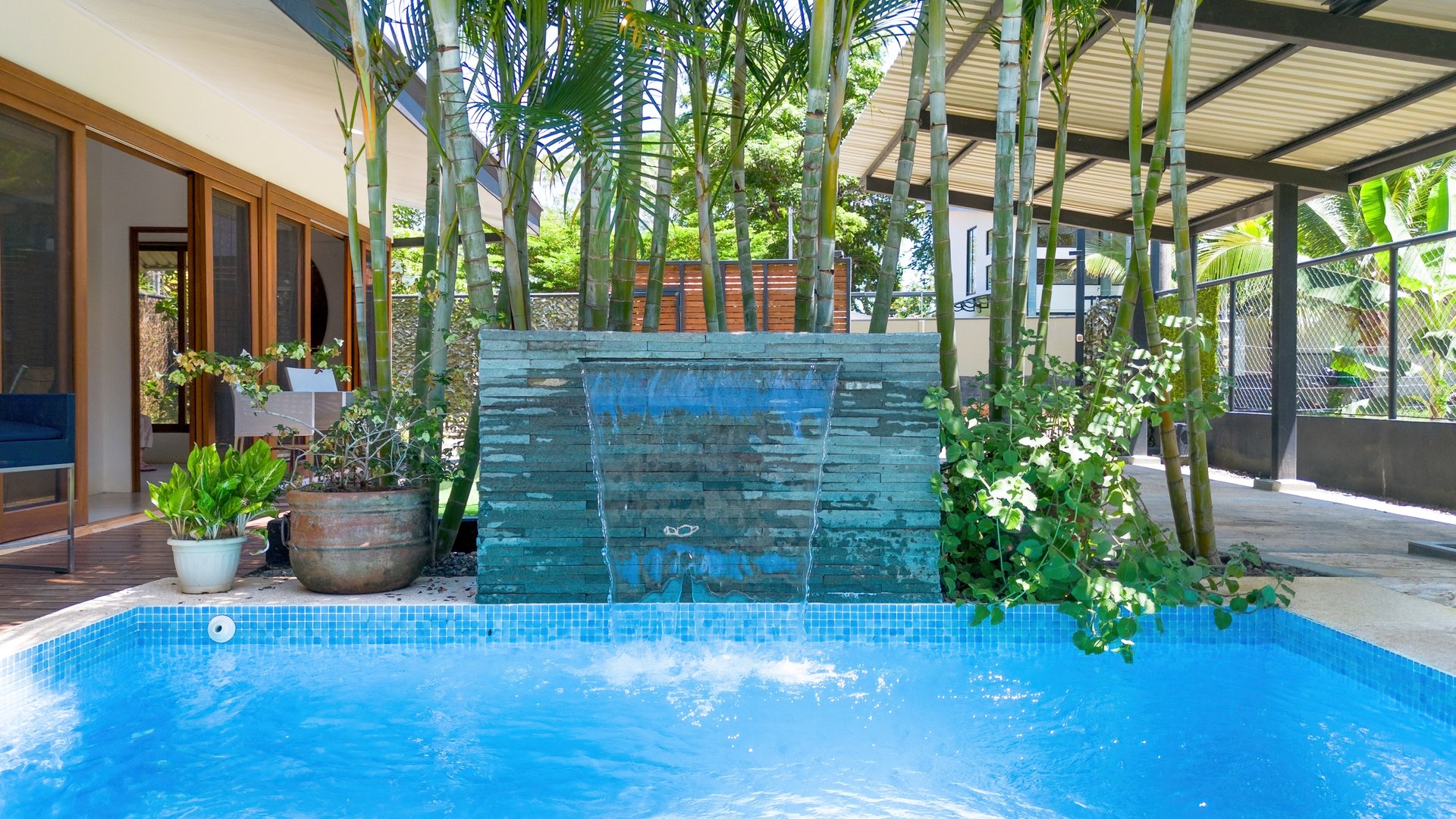 3 Bedroom Stylish Oasis, Close to the Beach and the Uvita River!
