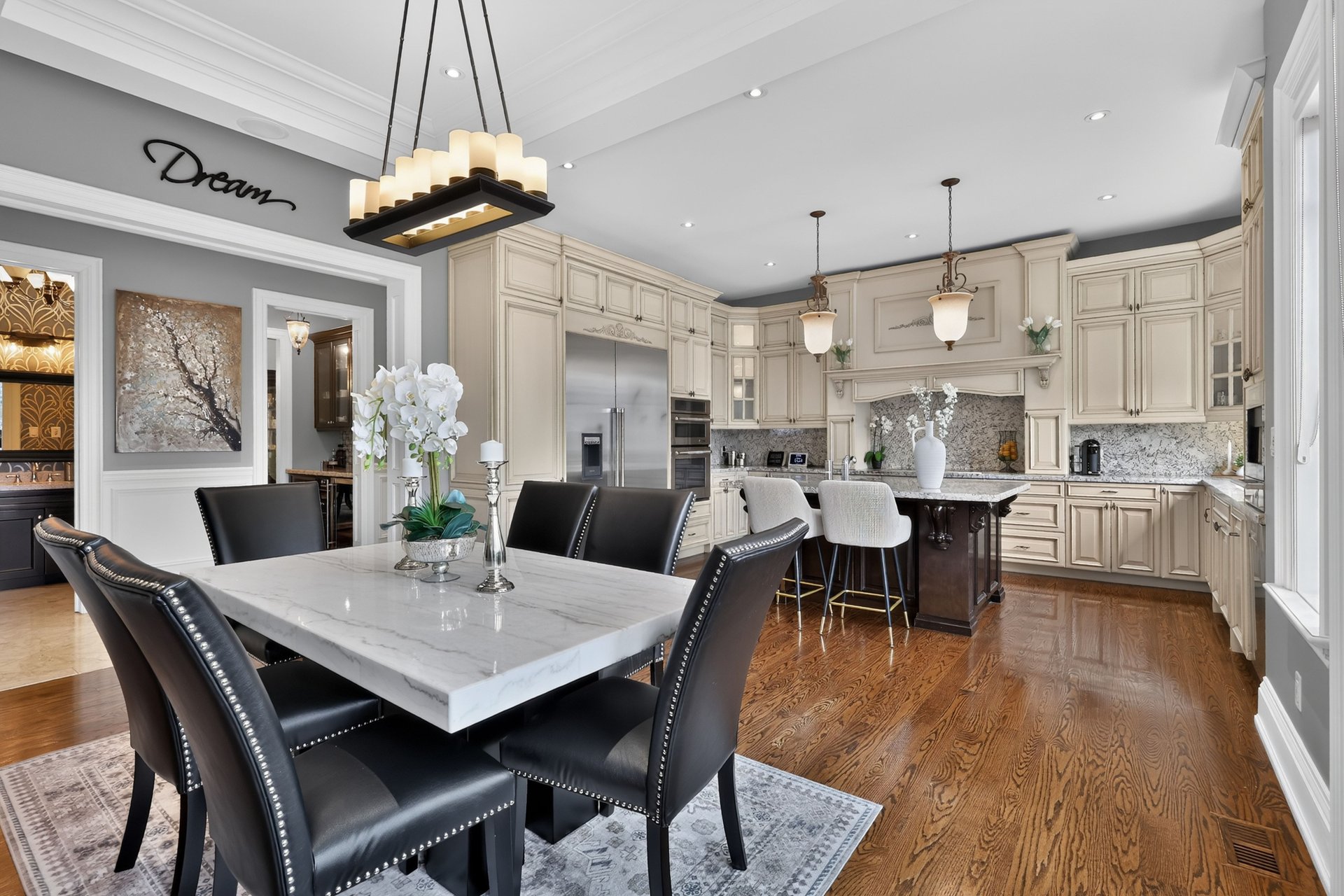 2513 Sharon Cres
