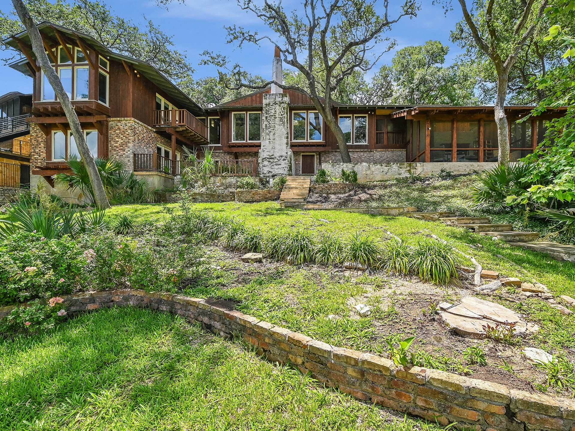 3711 Taylors DR