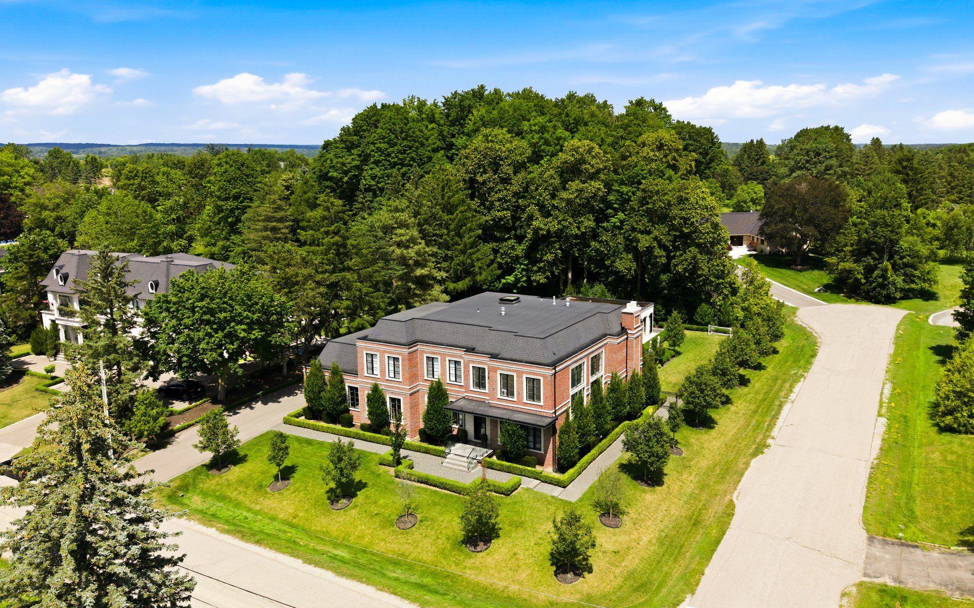 6 Forestave Crescent