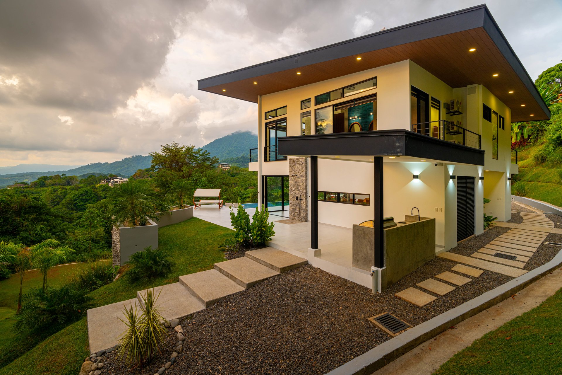 Luxury 4-Bed Home with Ocean & Jungle Views in Ojochal