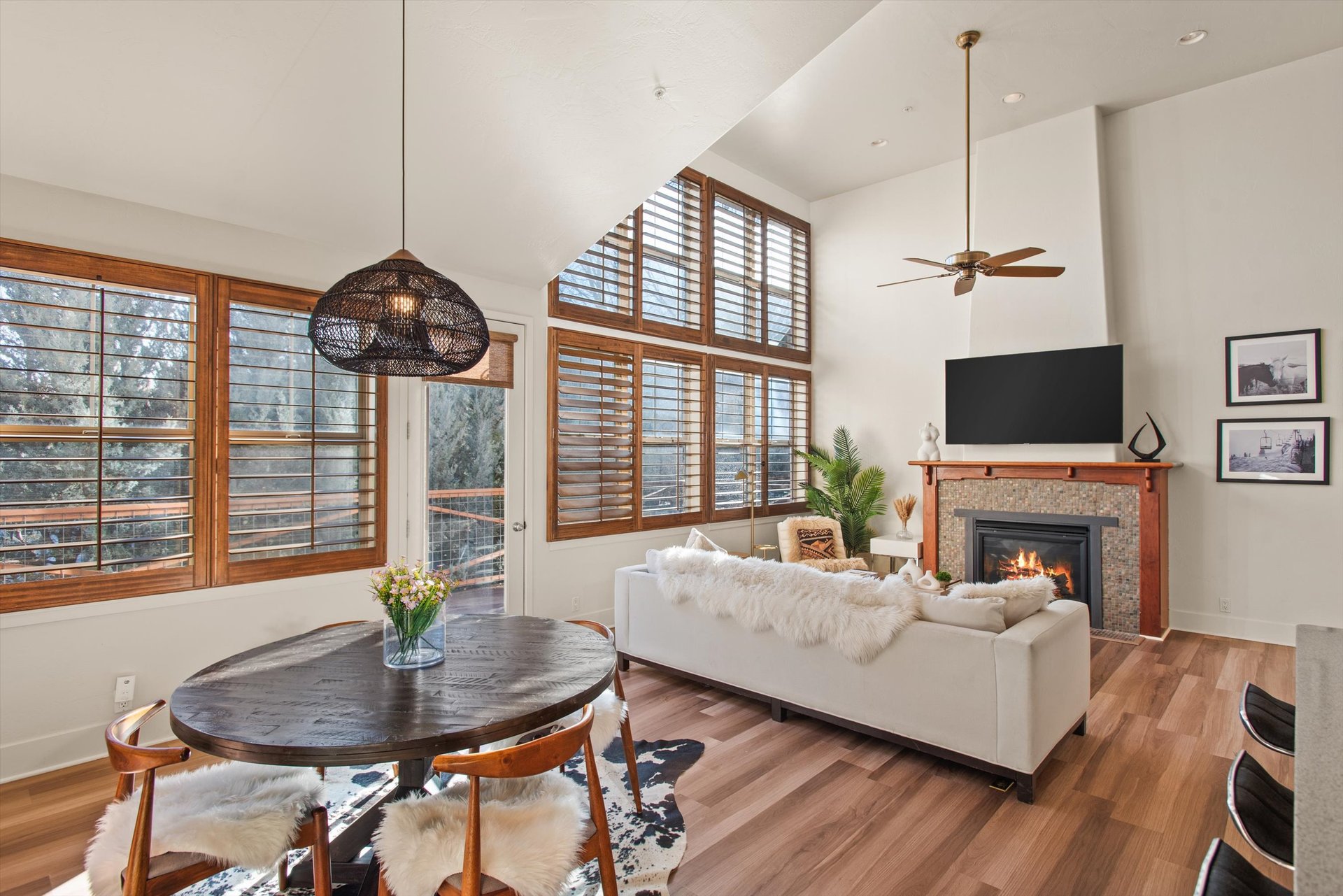 Bright and Stylish Townhome in the Heart of Willits