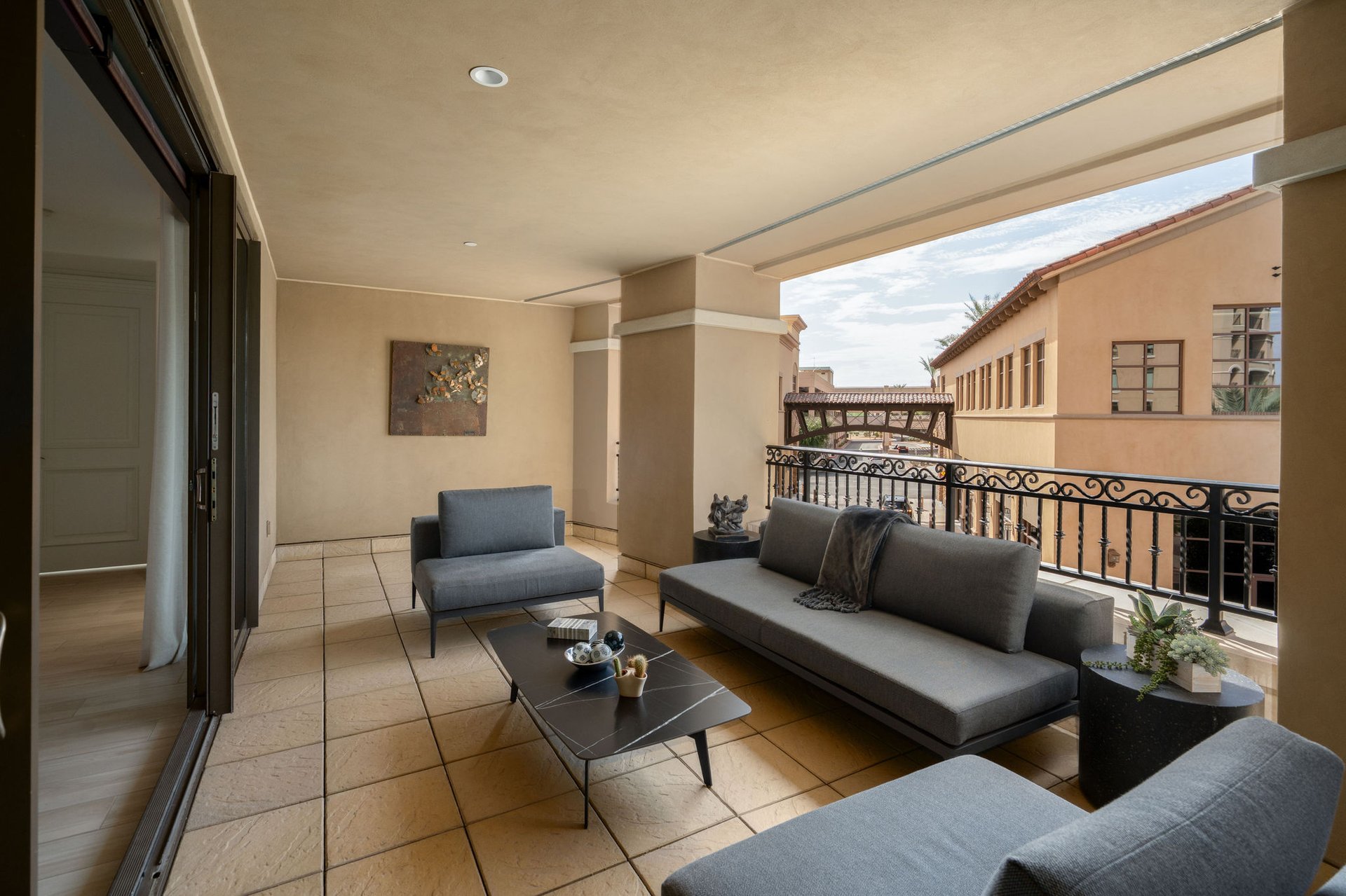 7175 E CAMELBACK Road, 301