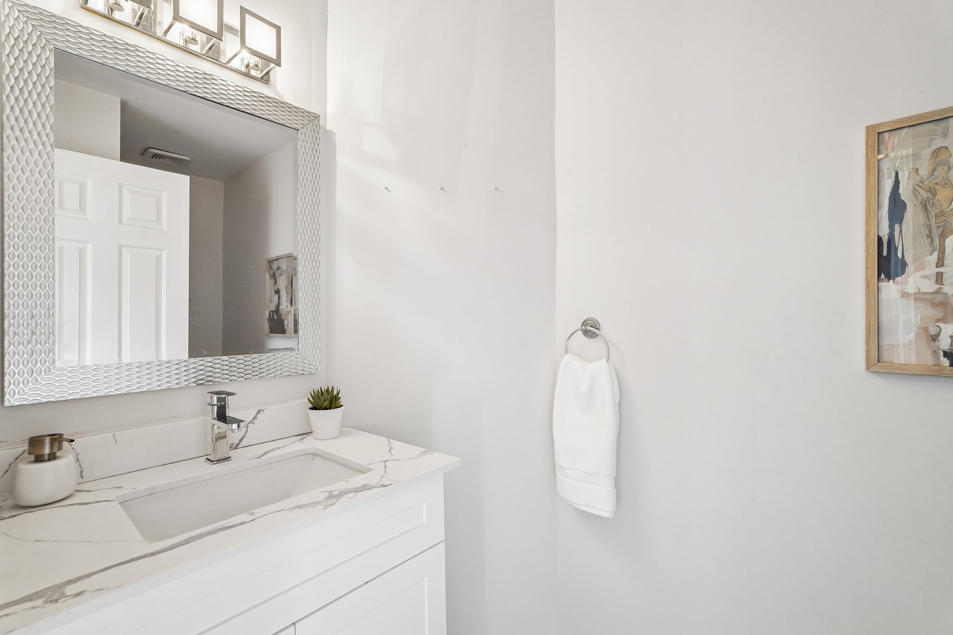 Move-in ready in the heart of Glen Abbey