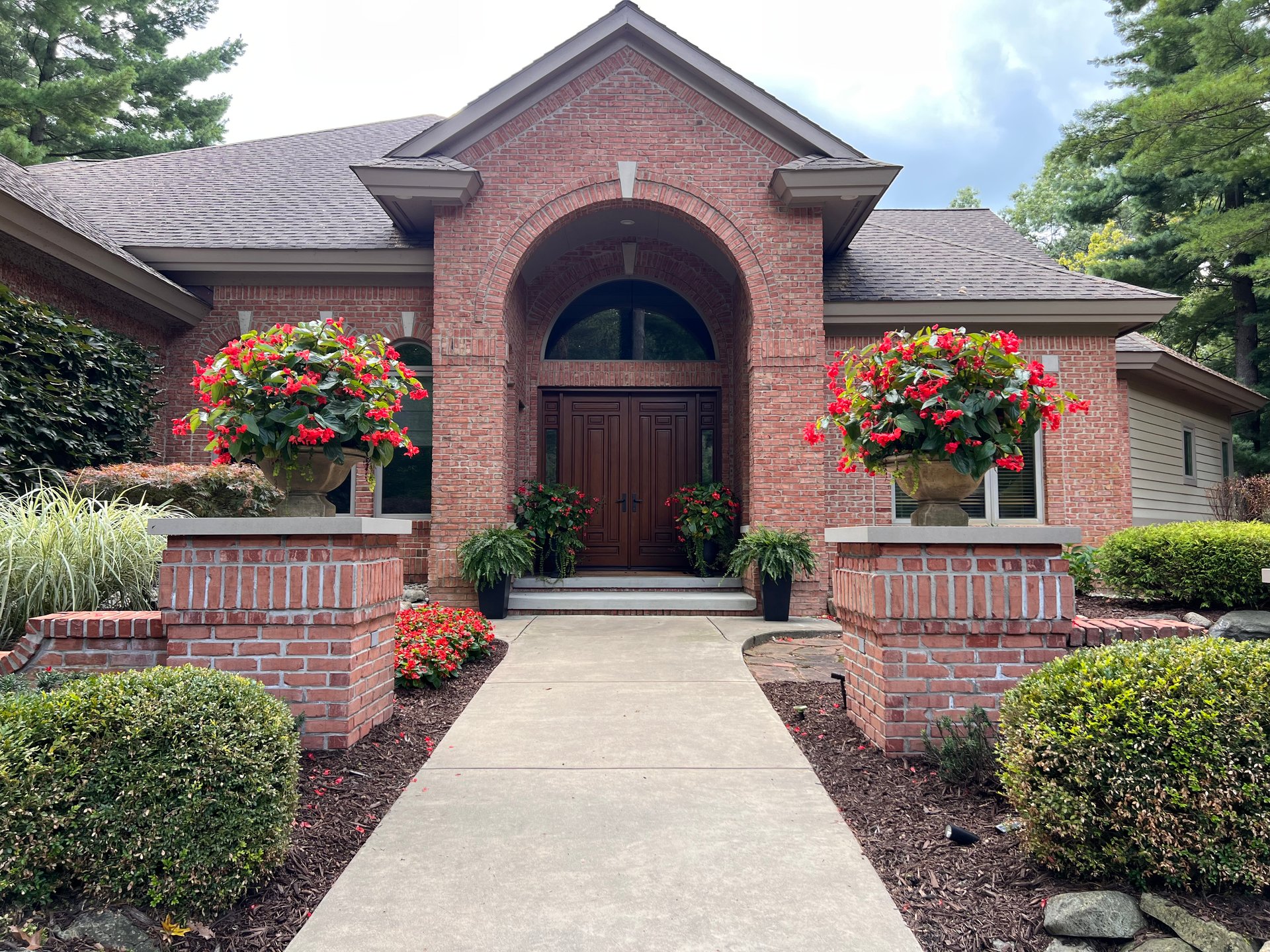 12172 Woodline