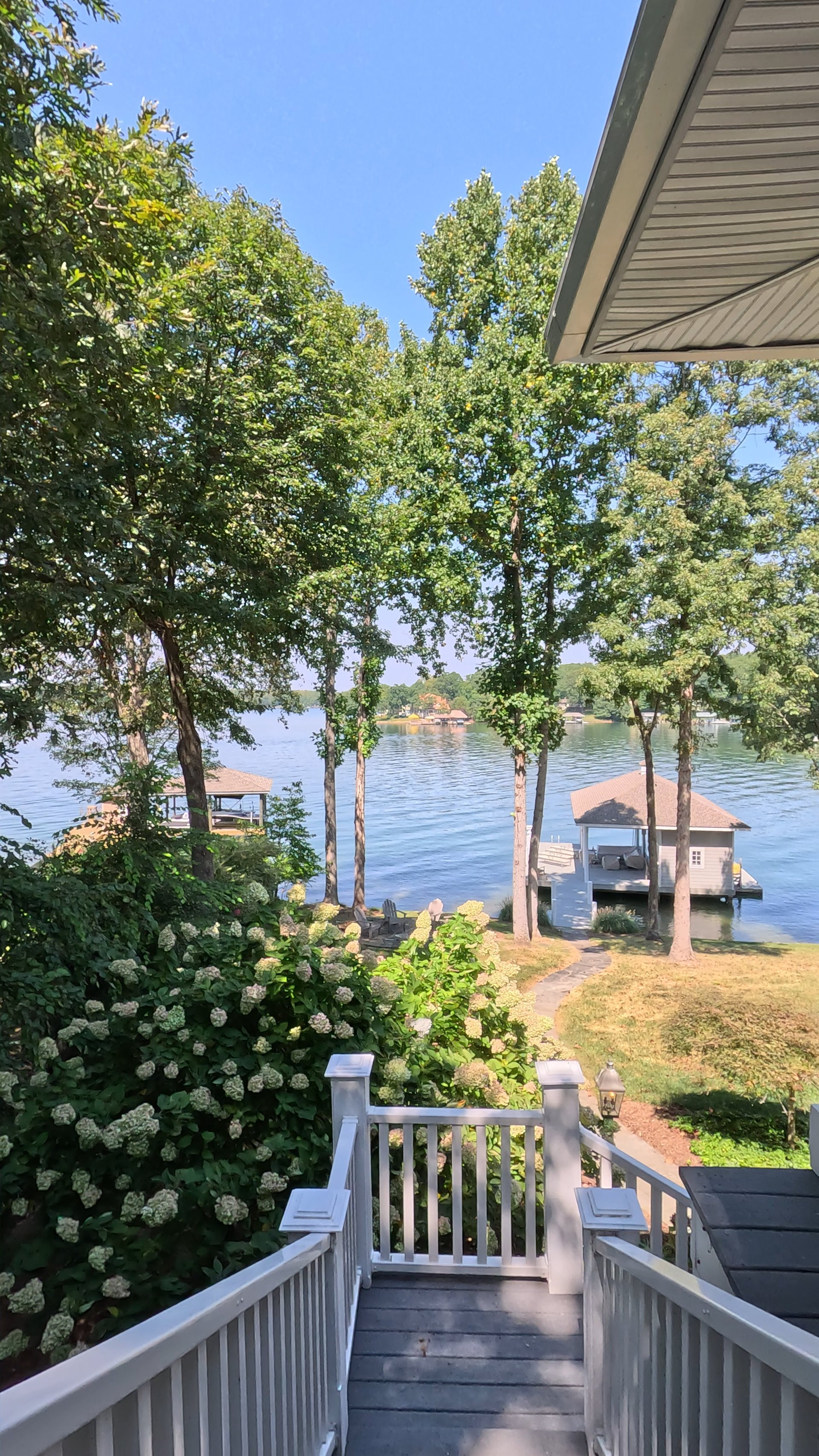  219 Lee Dr