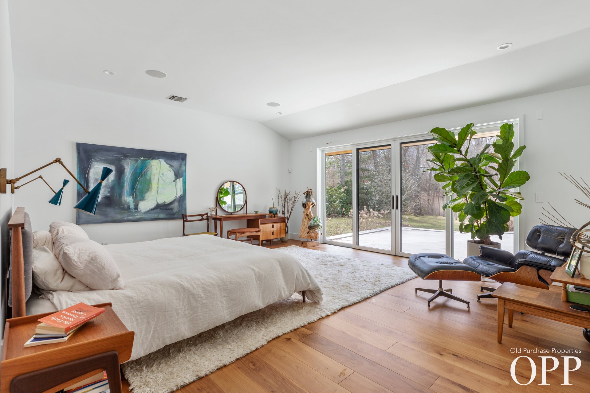 Mid-Century Modern Escape in South Bellport Village