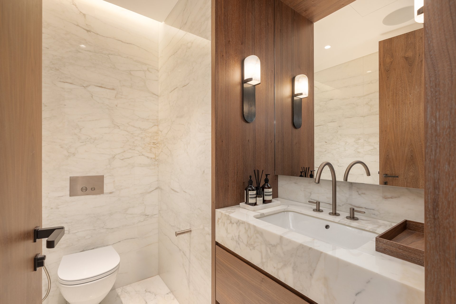 Four Seasons Private Residences - Penthouse 