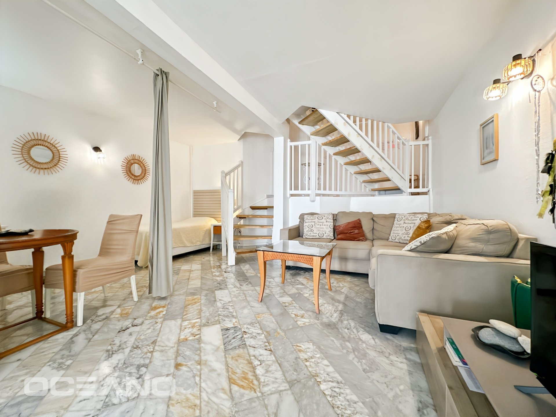 EXCLUSIVE : Set of 2 Apartments (T3 & T2) with Terraces - Charm and Investment Potential