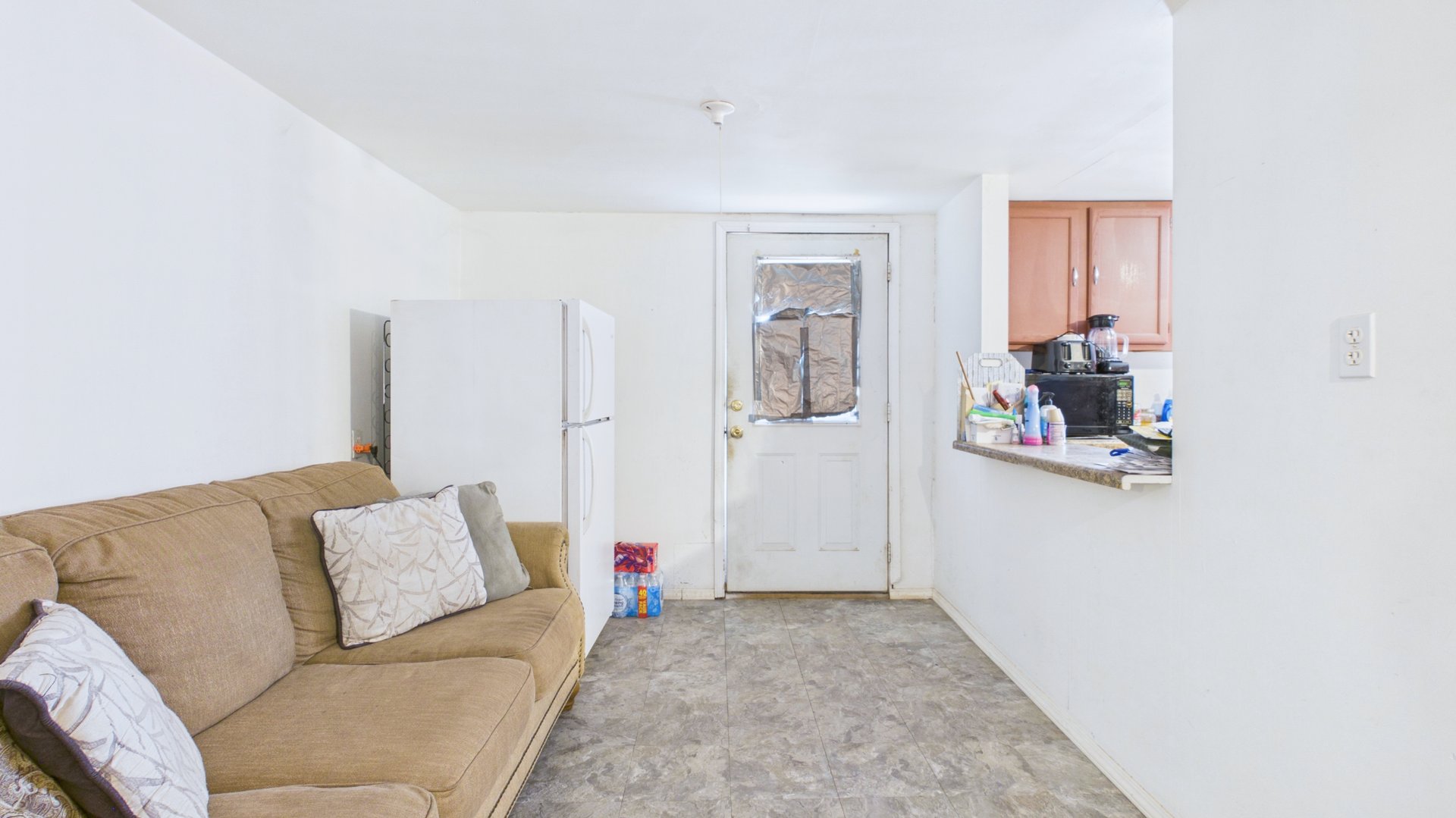 712 S Locust Ave