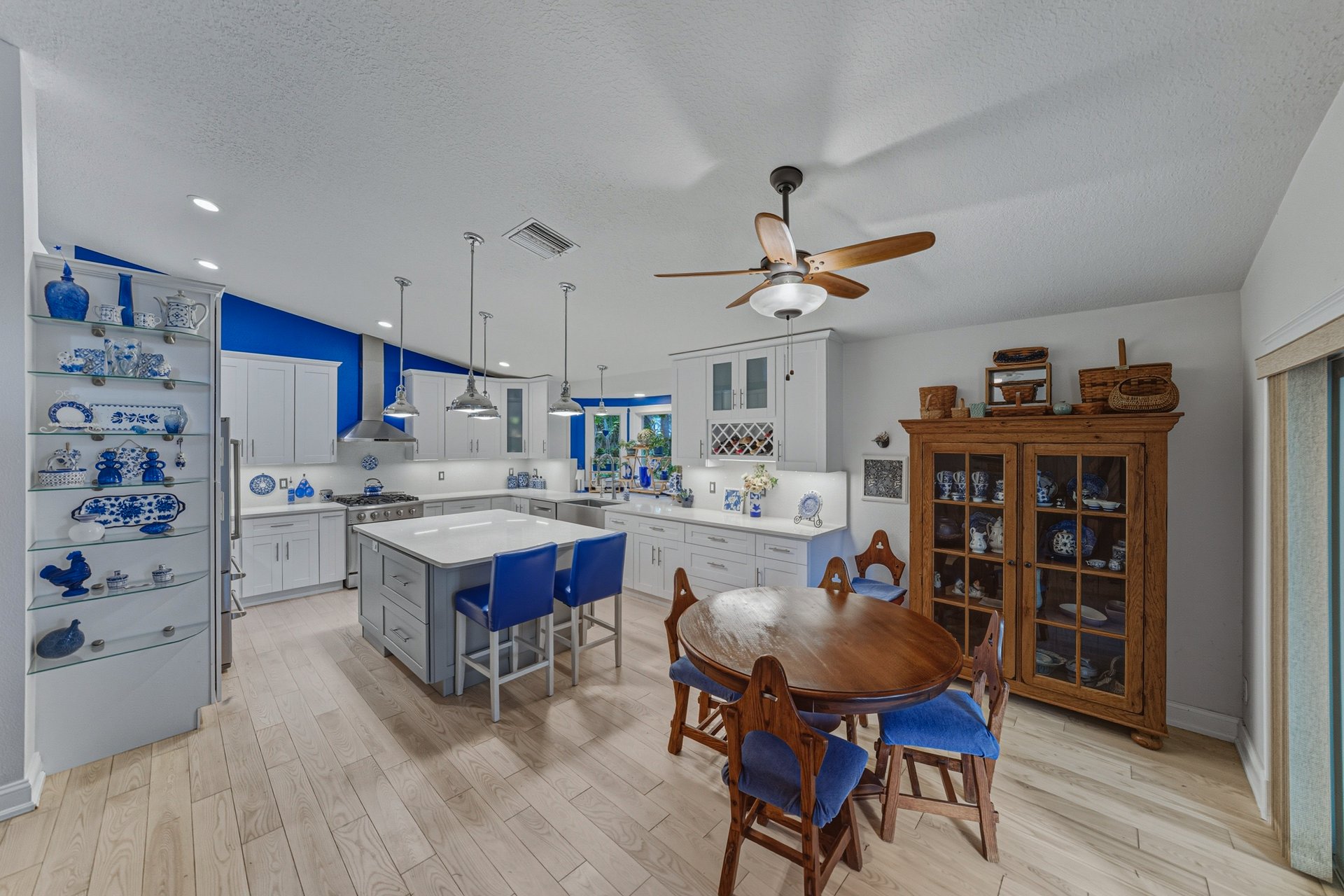 5240 NEW BRITTANY LN