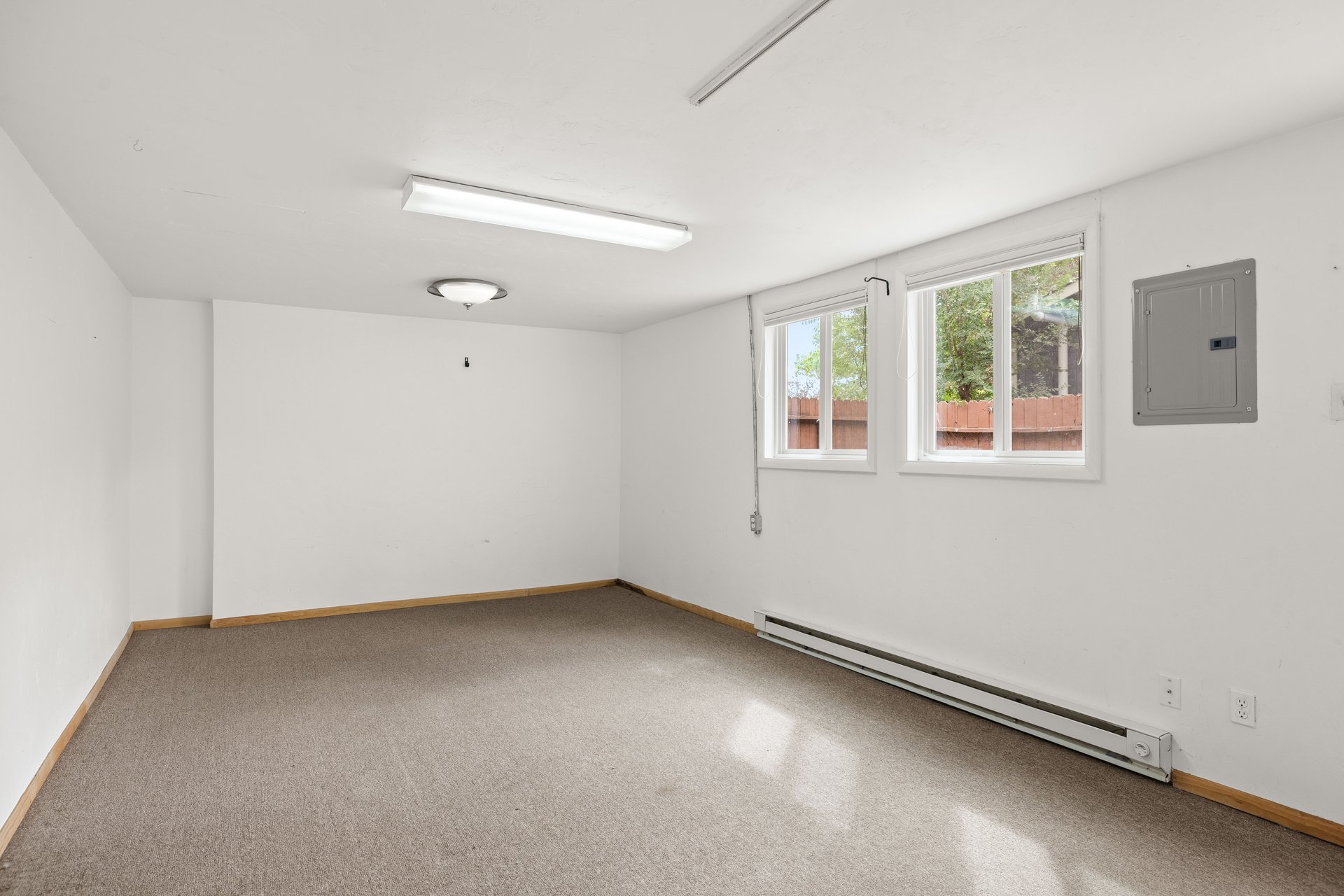 Spacious Mid-Valley Residence Near Crown Mountain Park