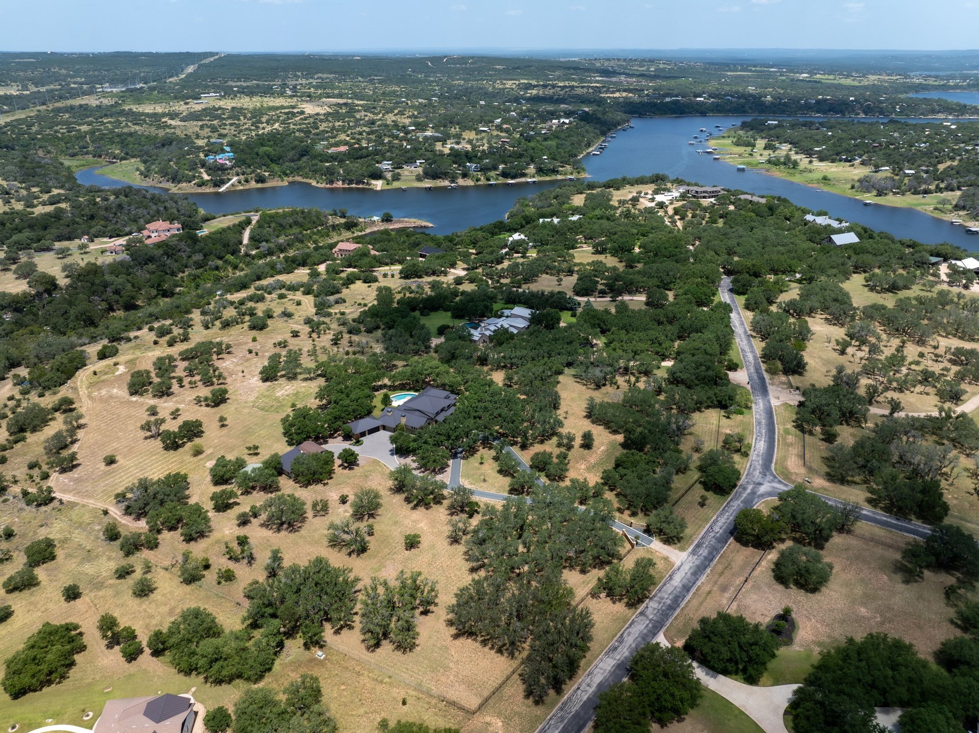 900 Rivercliff Drive