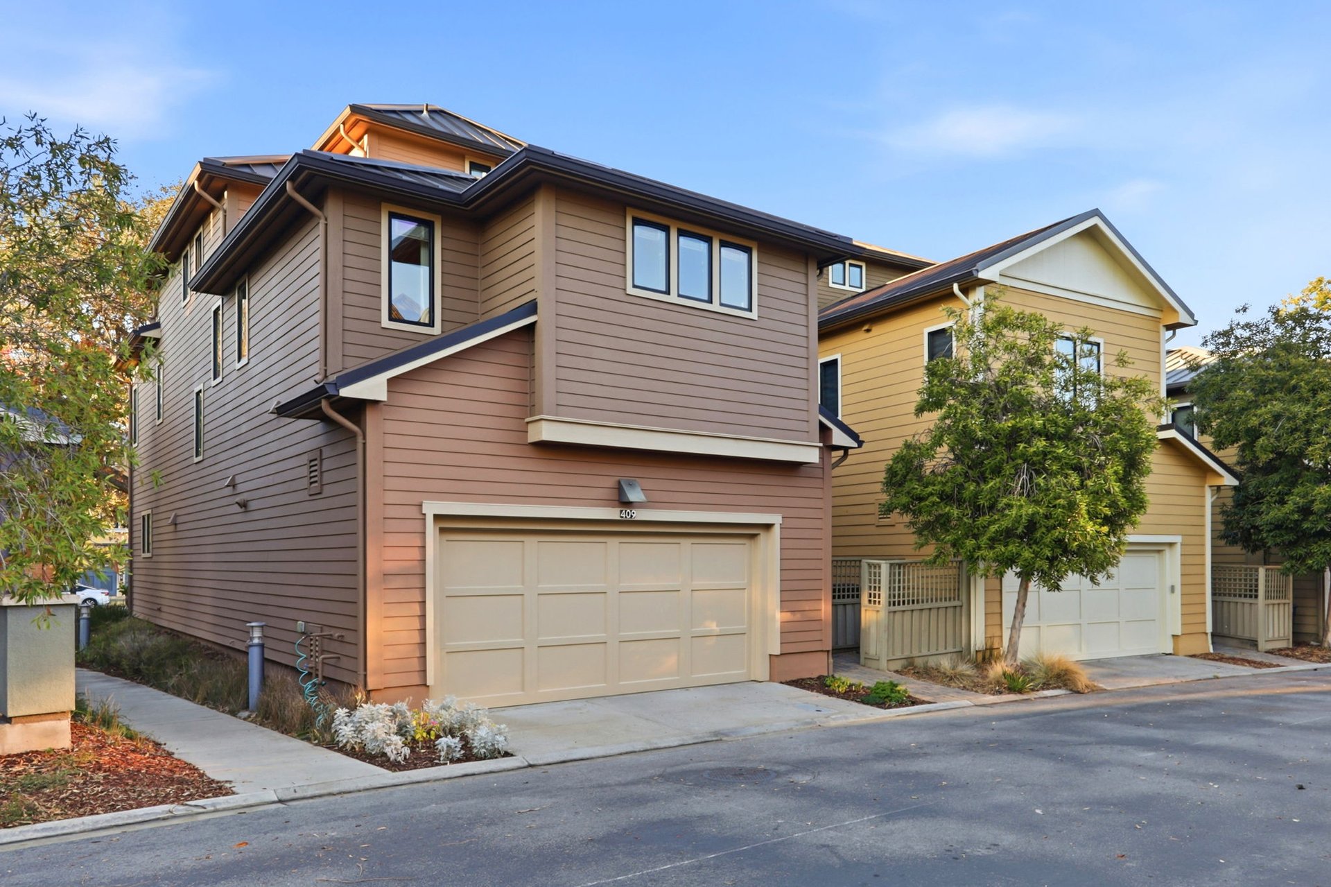 409 Spruce Ln, Palo Alto