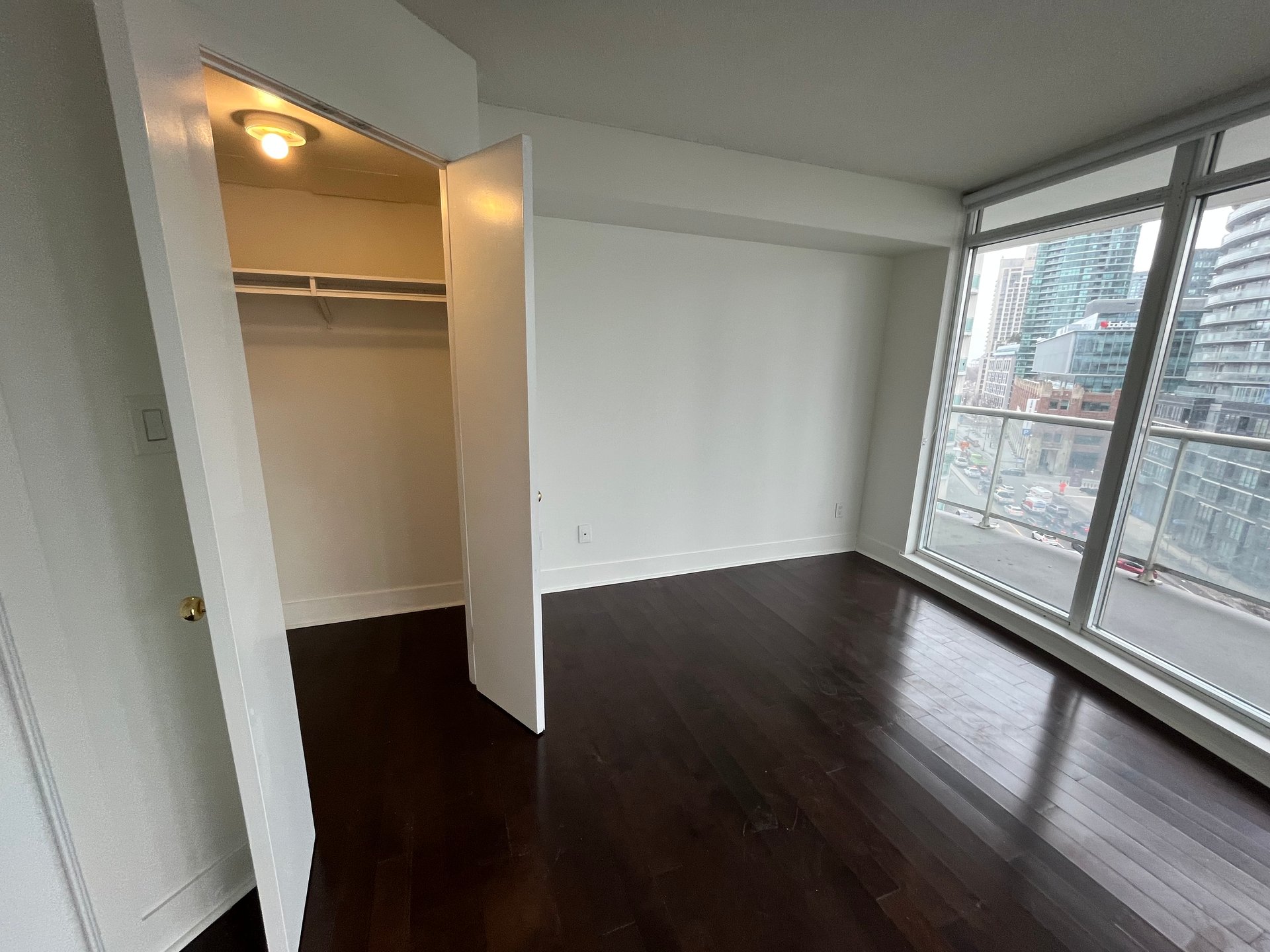 550 Queens Quay  911