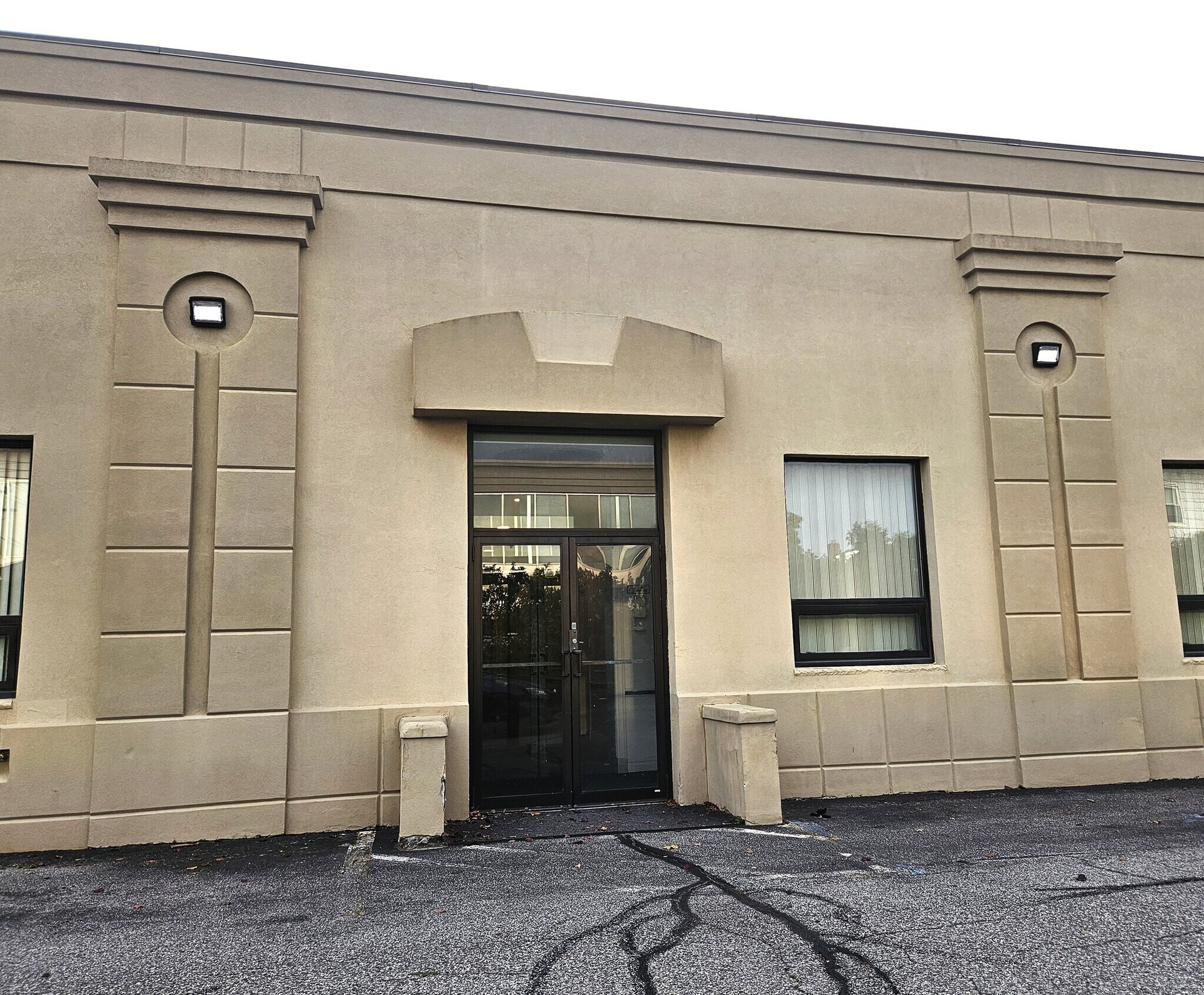 166 E Jericho Tpke