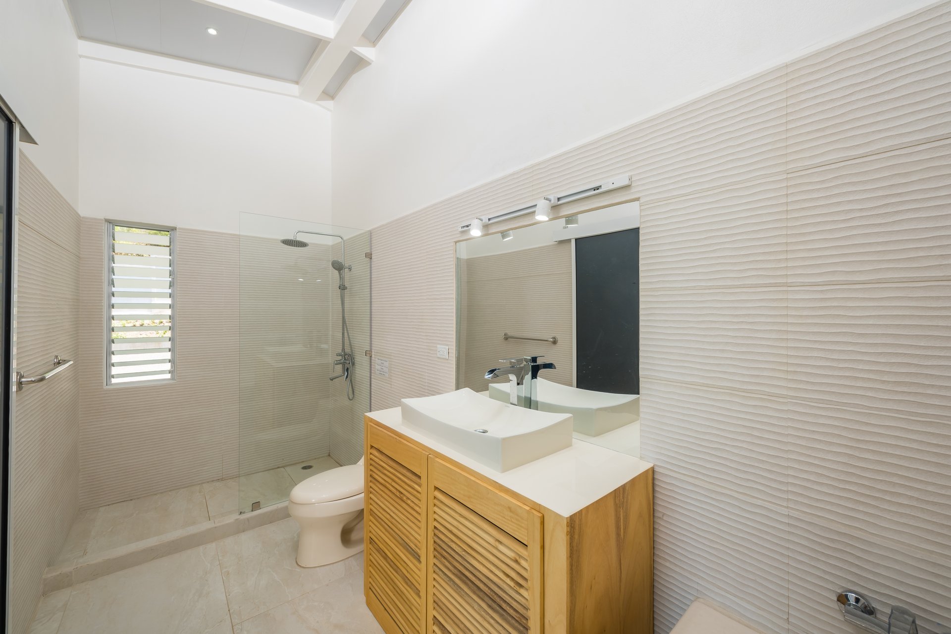 V-Lokamar Corona 1 | Exclusive 5-Bedroom Villa with Panoramic Pacific Ocean Views in Playa Grande