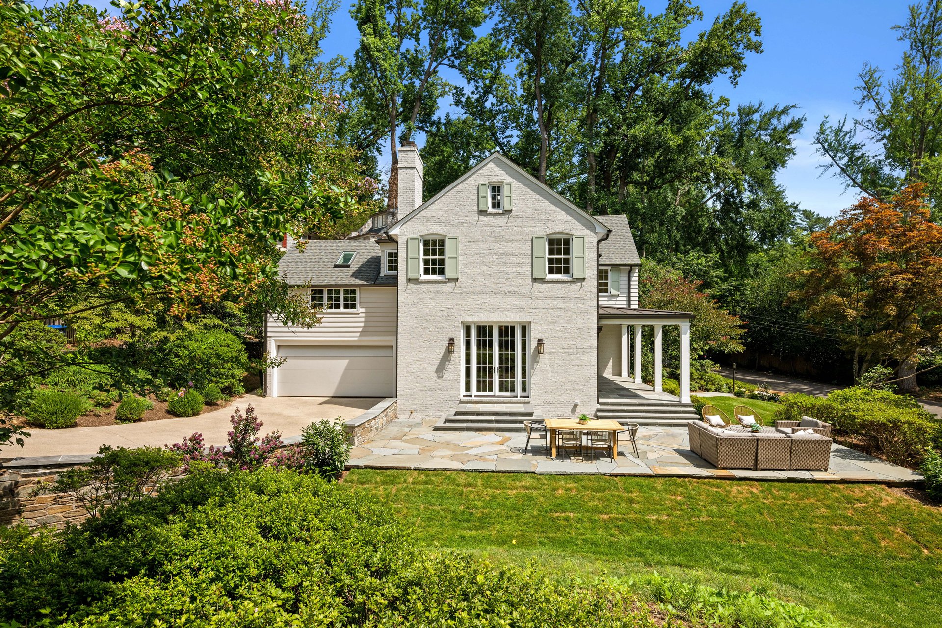 2900 Glover Dr, NW