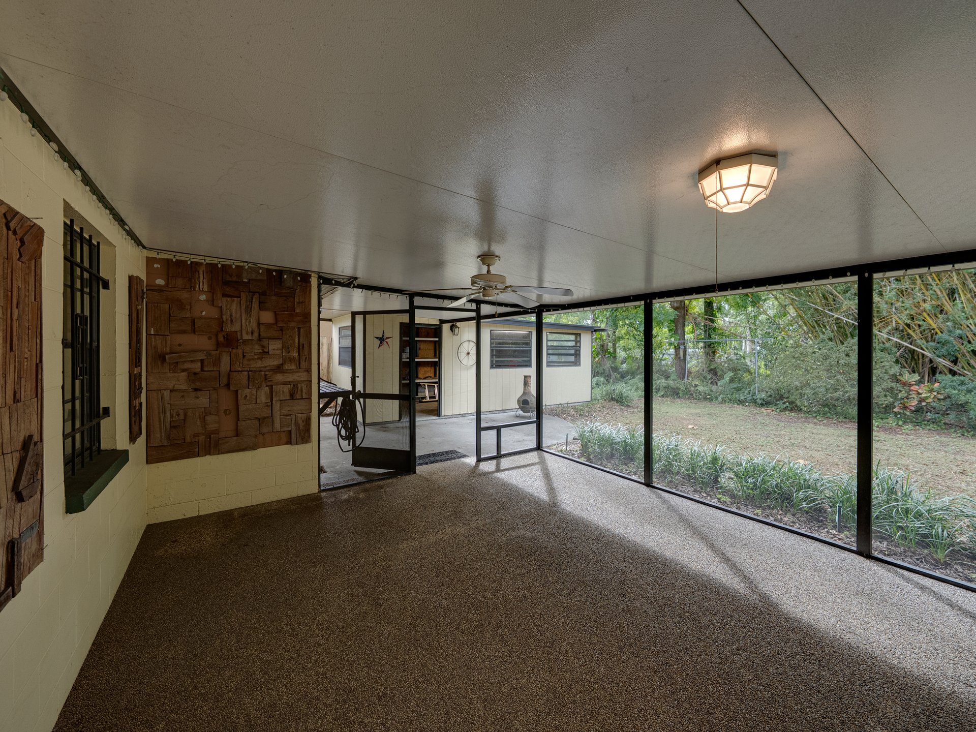 2702 AUBURN AVE W