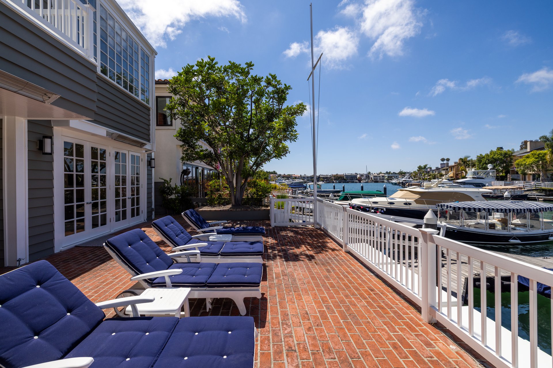 736 Harbor Island Drive 